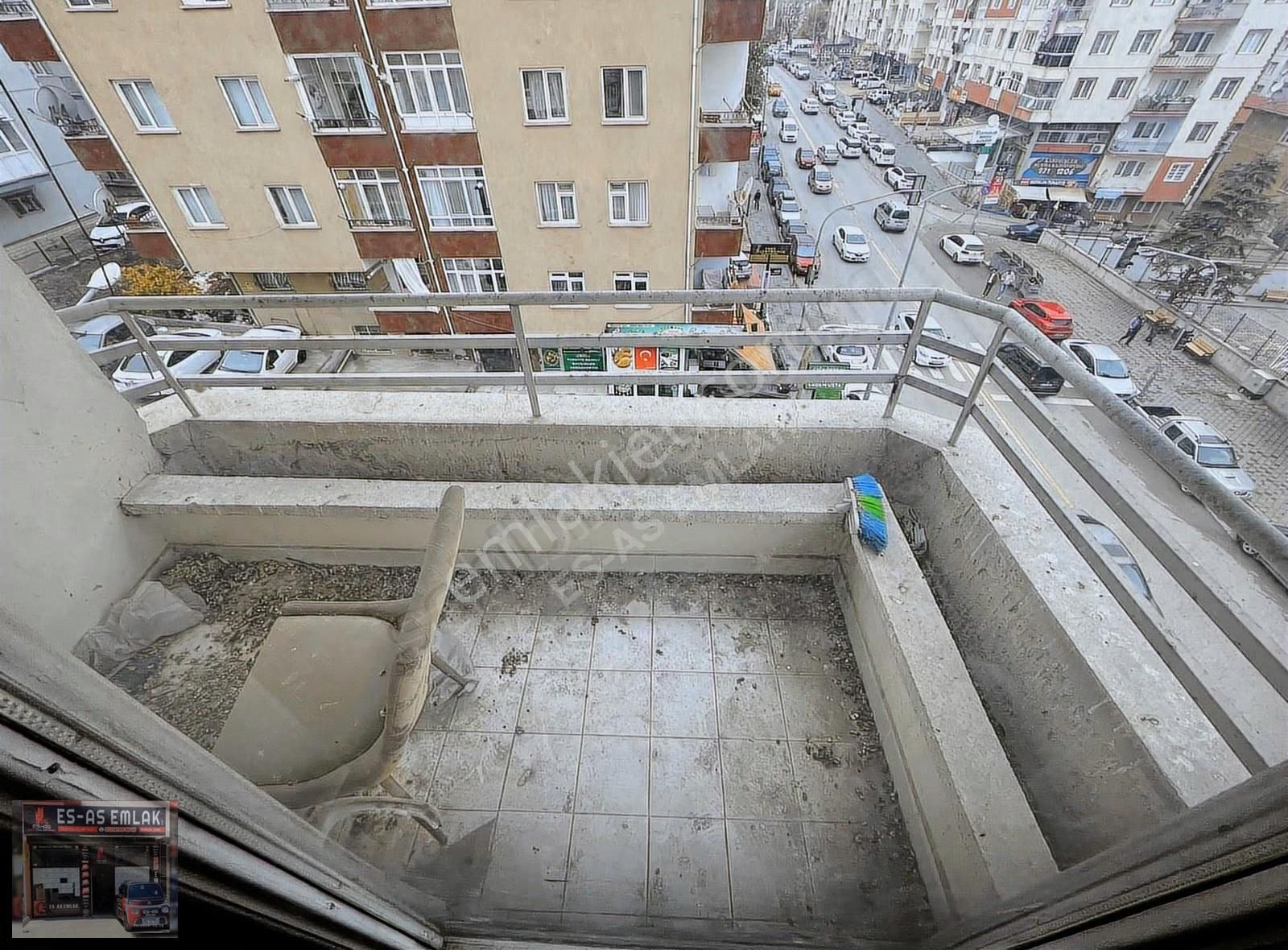 Ankara Caddesine Cephe 3+1 Katta Çift Balkonlu Daireee - Görsel 30