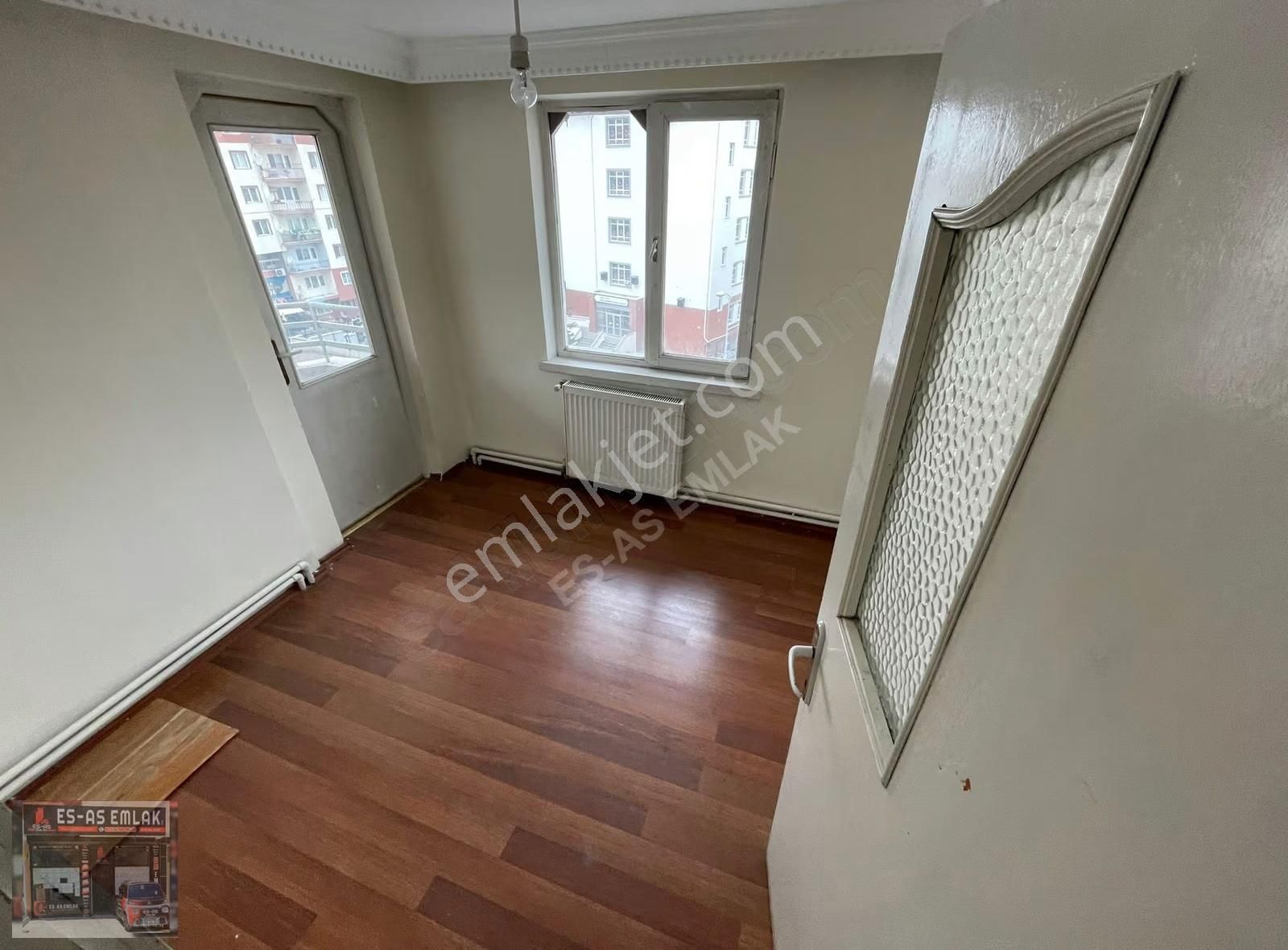 Ankara Caddesine Cephe 3+1 Katta Çift Balkonlu Daireee - Görsel 10