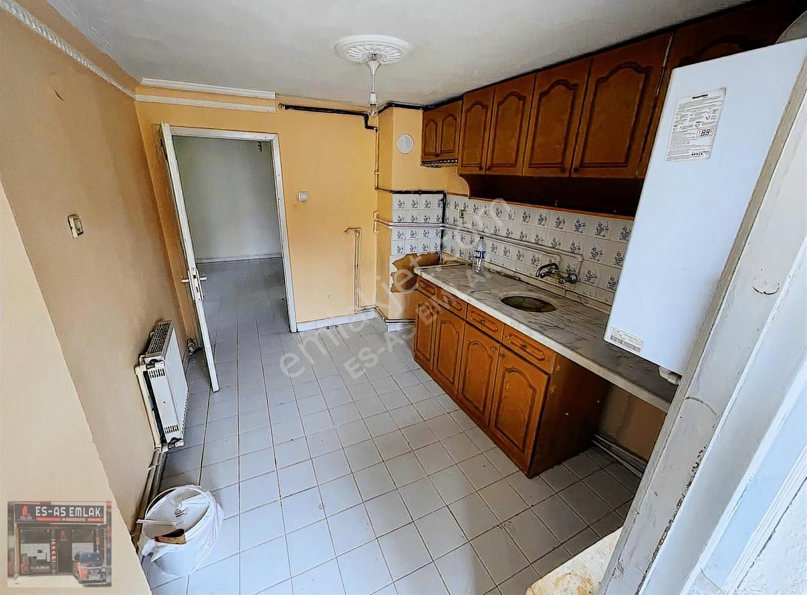 Ankara Caddesine Cephe 3+1 Katta Çift Balkonlu Daireee - Görsel 4