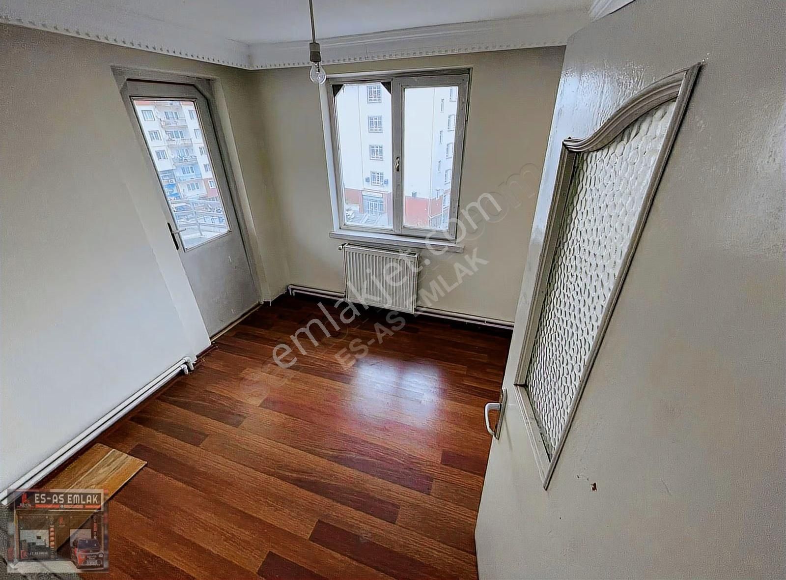 Ankara Caddesine Cephe 3+1 Katta Çift Balkonlu Daireee - Görsel 9