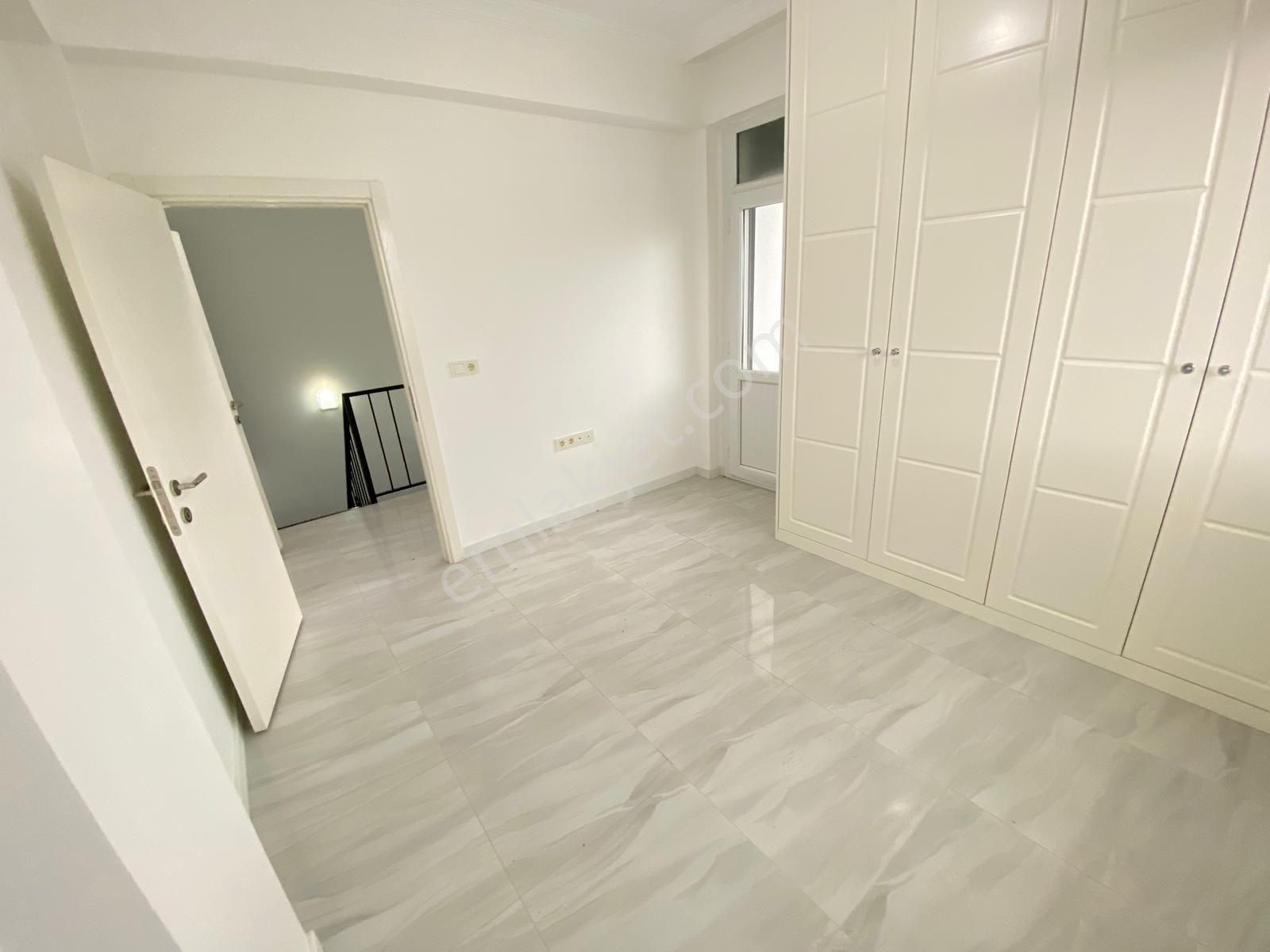 İzmir Seferihisar Doğanbey De Havuzlu Site İçerisinde Satılık 2+1 Villa - Görsel 30