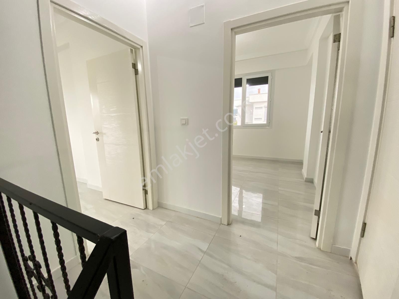 İzmir Seferihisar Doğanbey De Havuzlu Site İçerisinde Satılık 2+1 Villa - Görsel 19