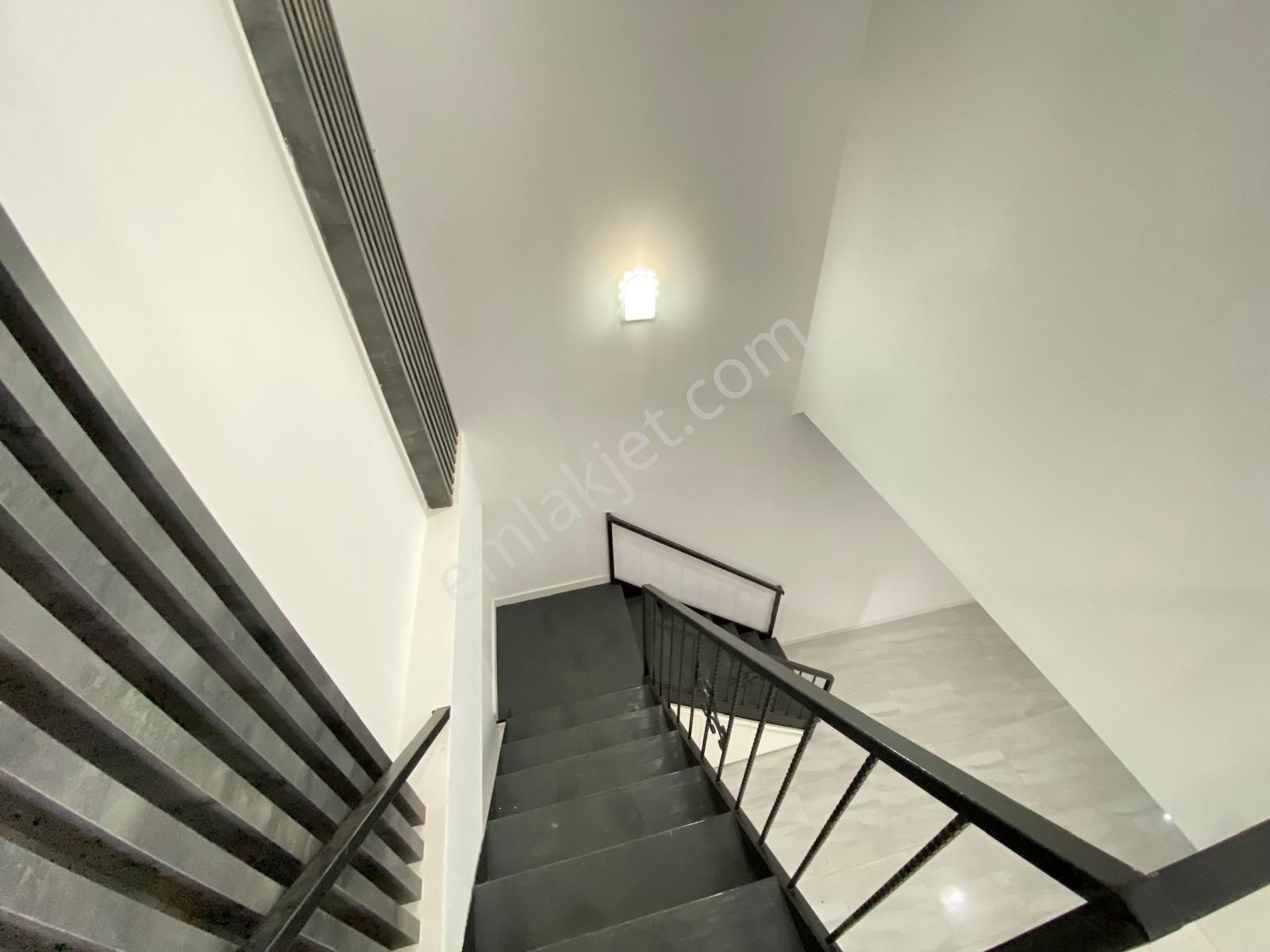 İzmir Seferihisar Doğanbey De Havuzlu Site İçerisinde Satılık 2+1 Villa - Görsel 18