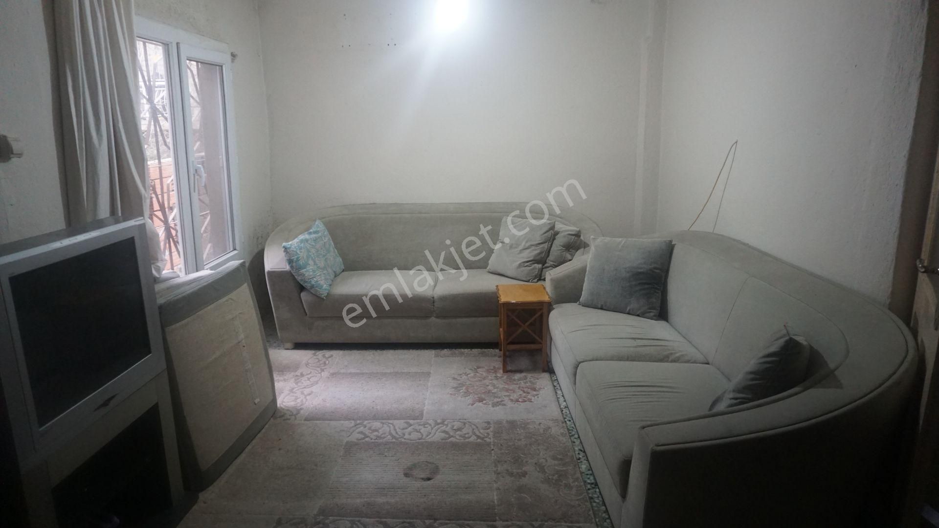 Gümüşpalada Kiralık Kısmi Eşyalı Giriş Katı 1+1 Çiğliserkan Dan