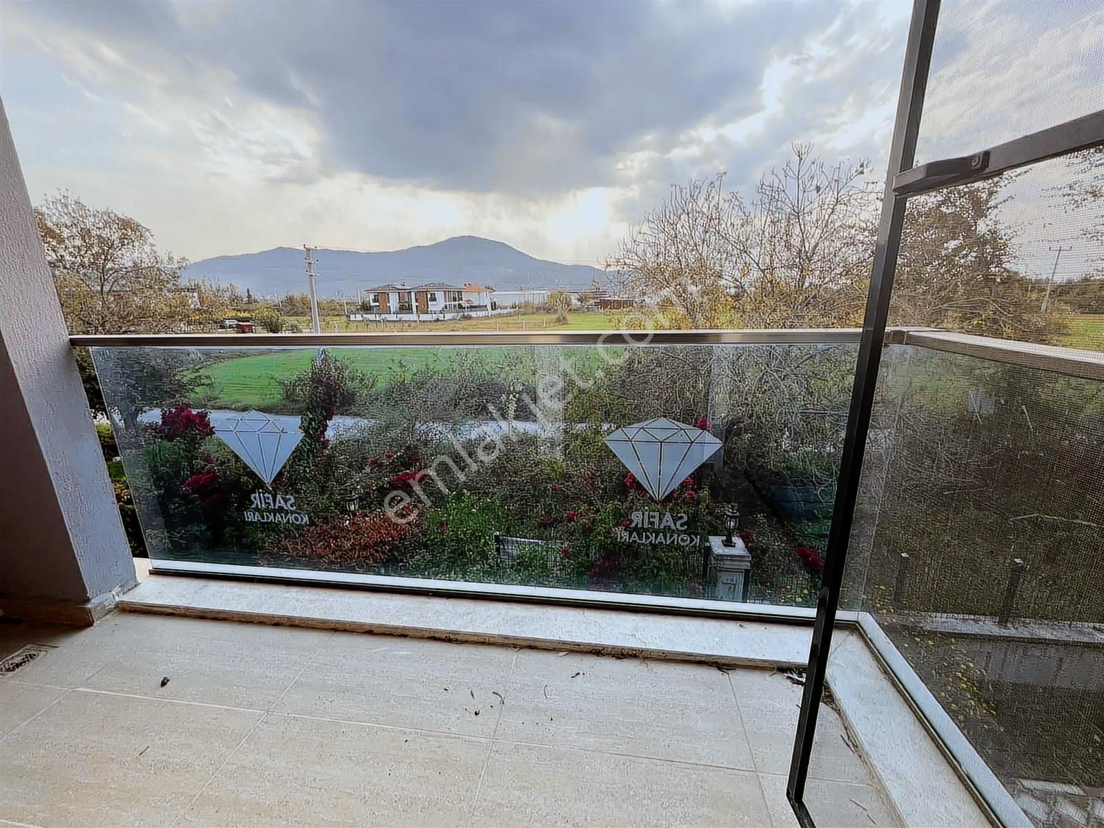 Lavınıa'dan Havuzlu Sitede Satılık 2+1 Villa - Görsel 4