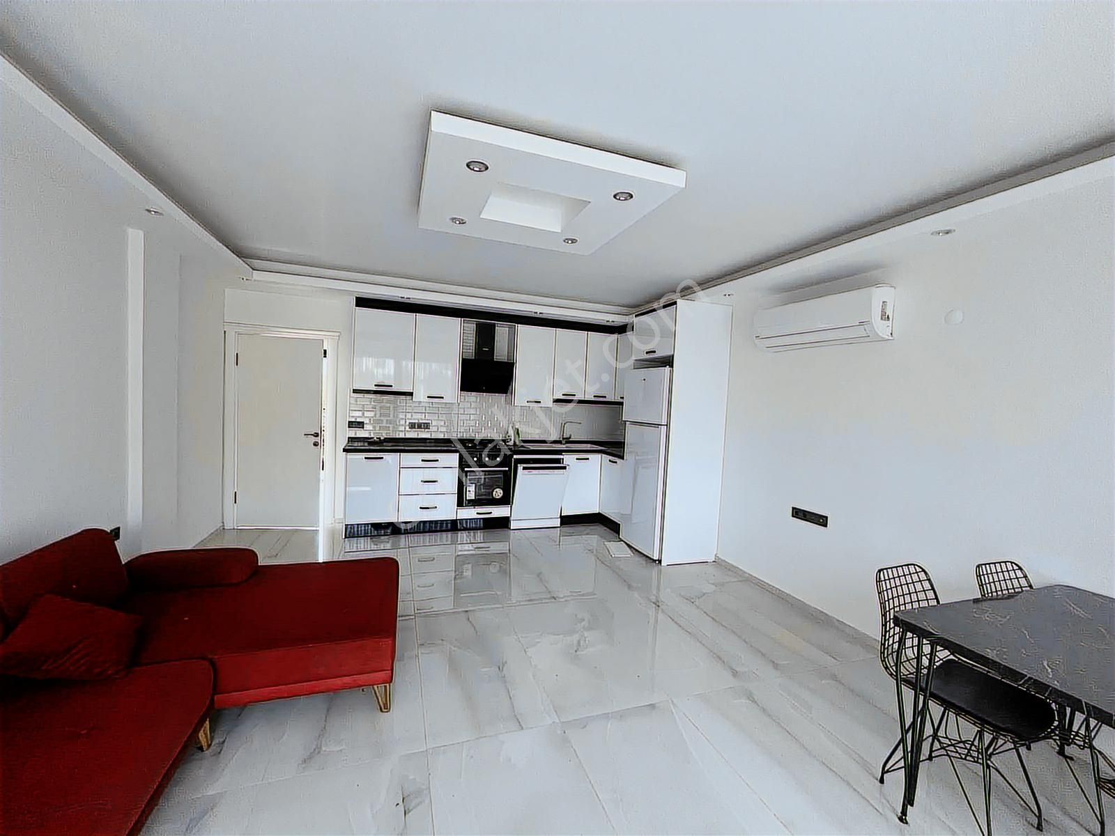 Lavınıa'dan Havuzlu Sitede Satılık 2+1 Villa - Görsel 13