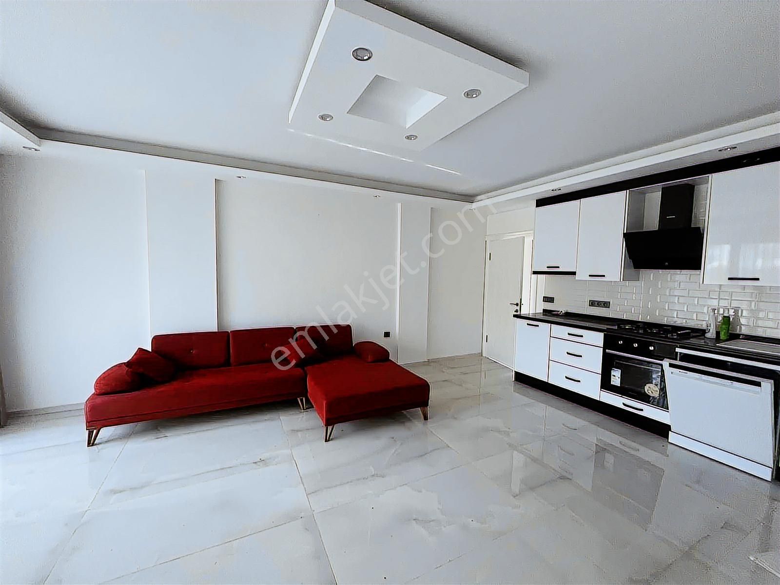 Lavınıa'dan Havuzlu Sitede Satılık 2+1 Villa - Görsel 21