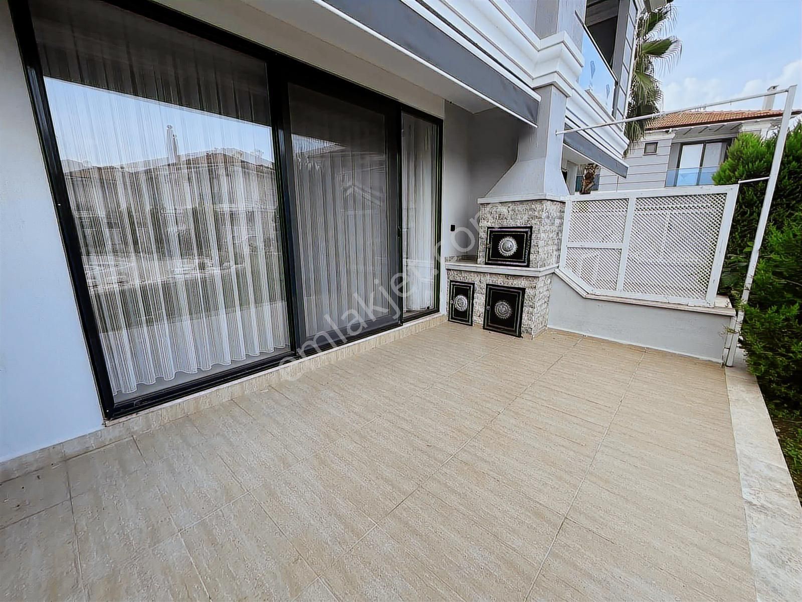 Lavınıa'dan Havuzlu Sitede Satılık 2+1 Villa - Görsel 15