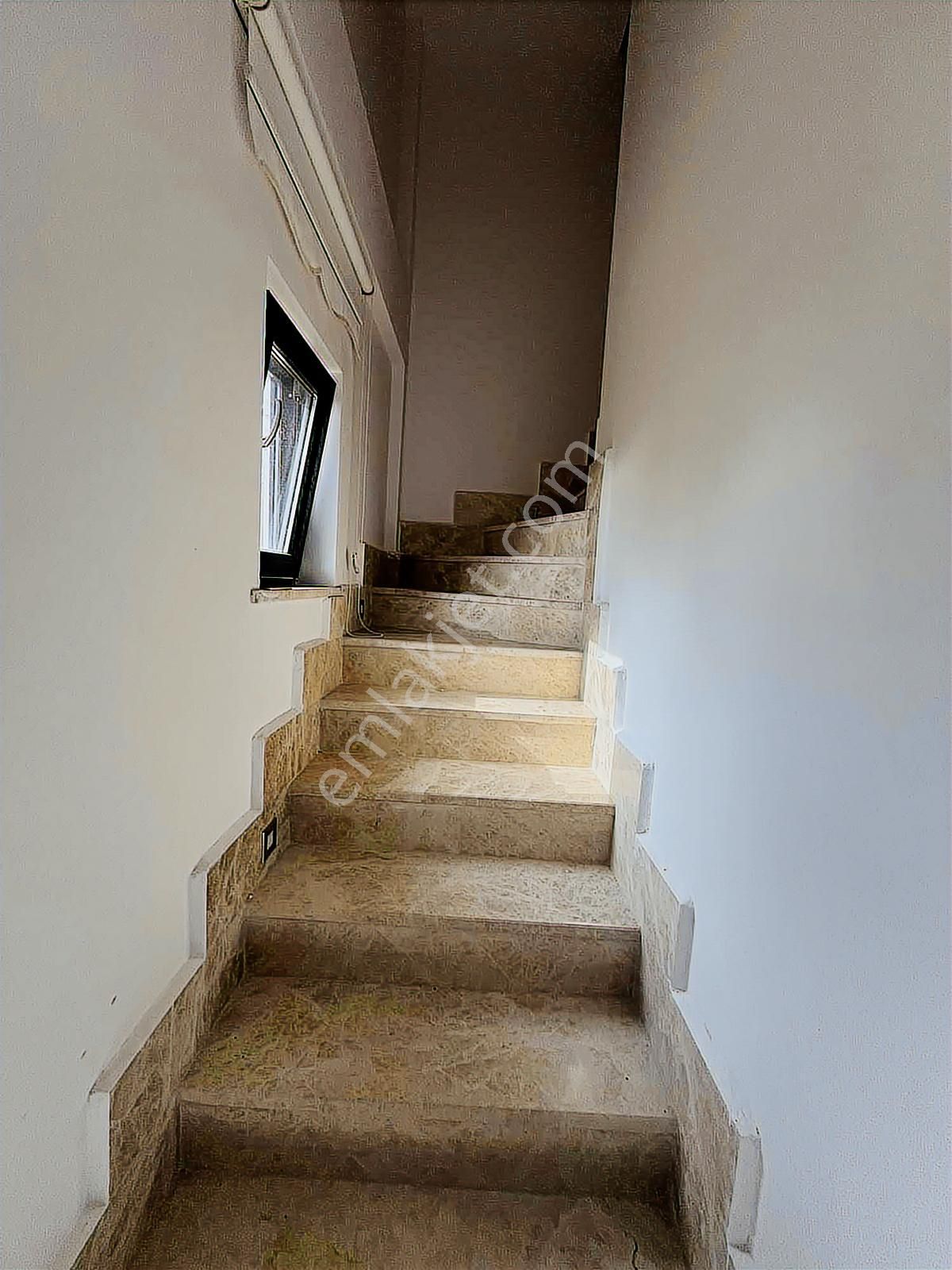 Lavınıa'dan Havuzlu Sitede Satılık 2+1 Villa - Görsel 17