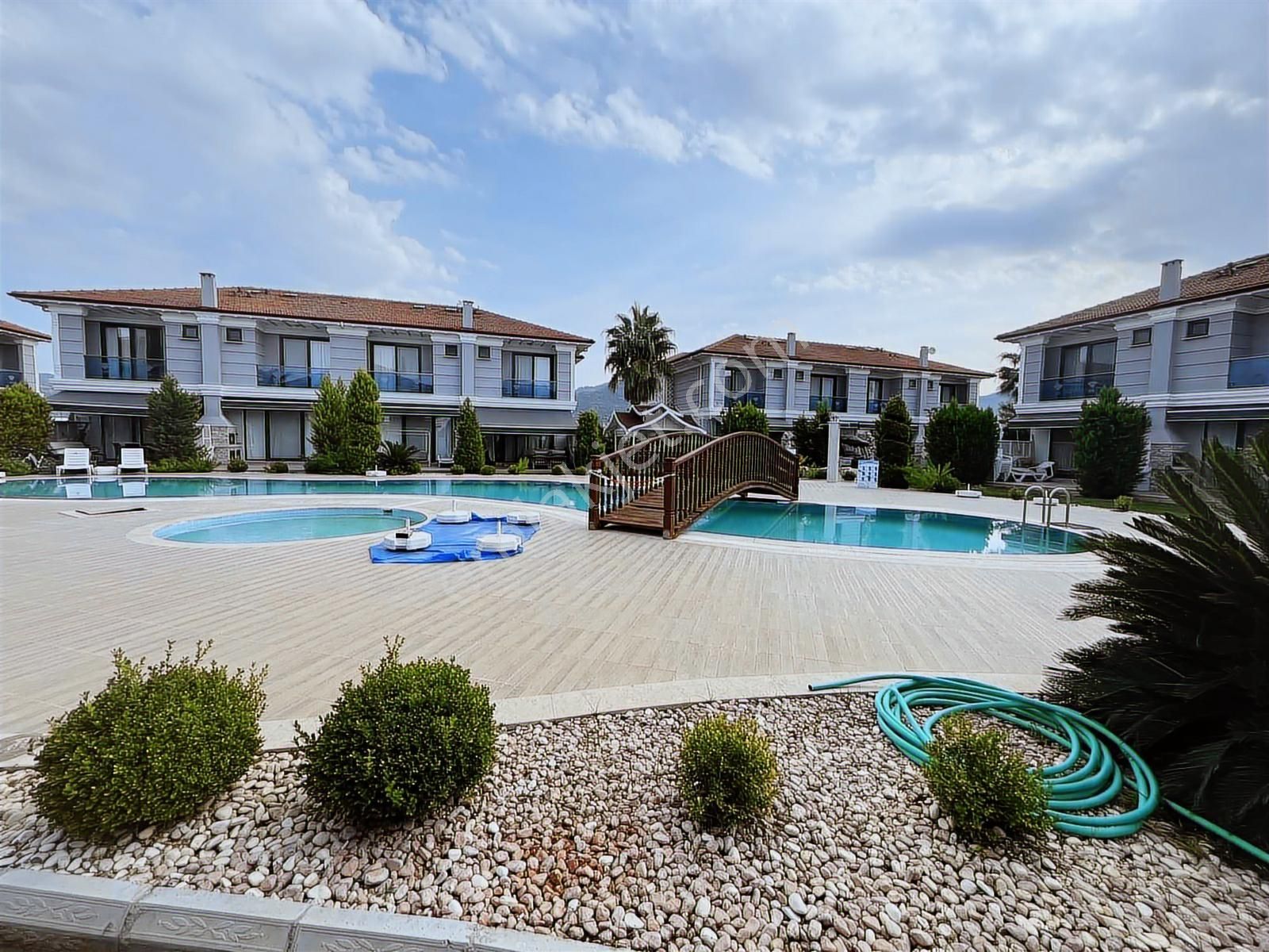 Lavınıa'dan Havuzlu Sitede Satılık 2+1 Villa - Görsel 22