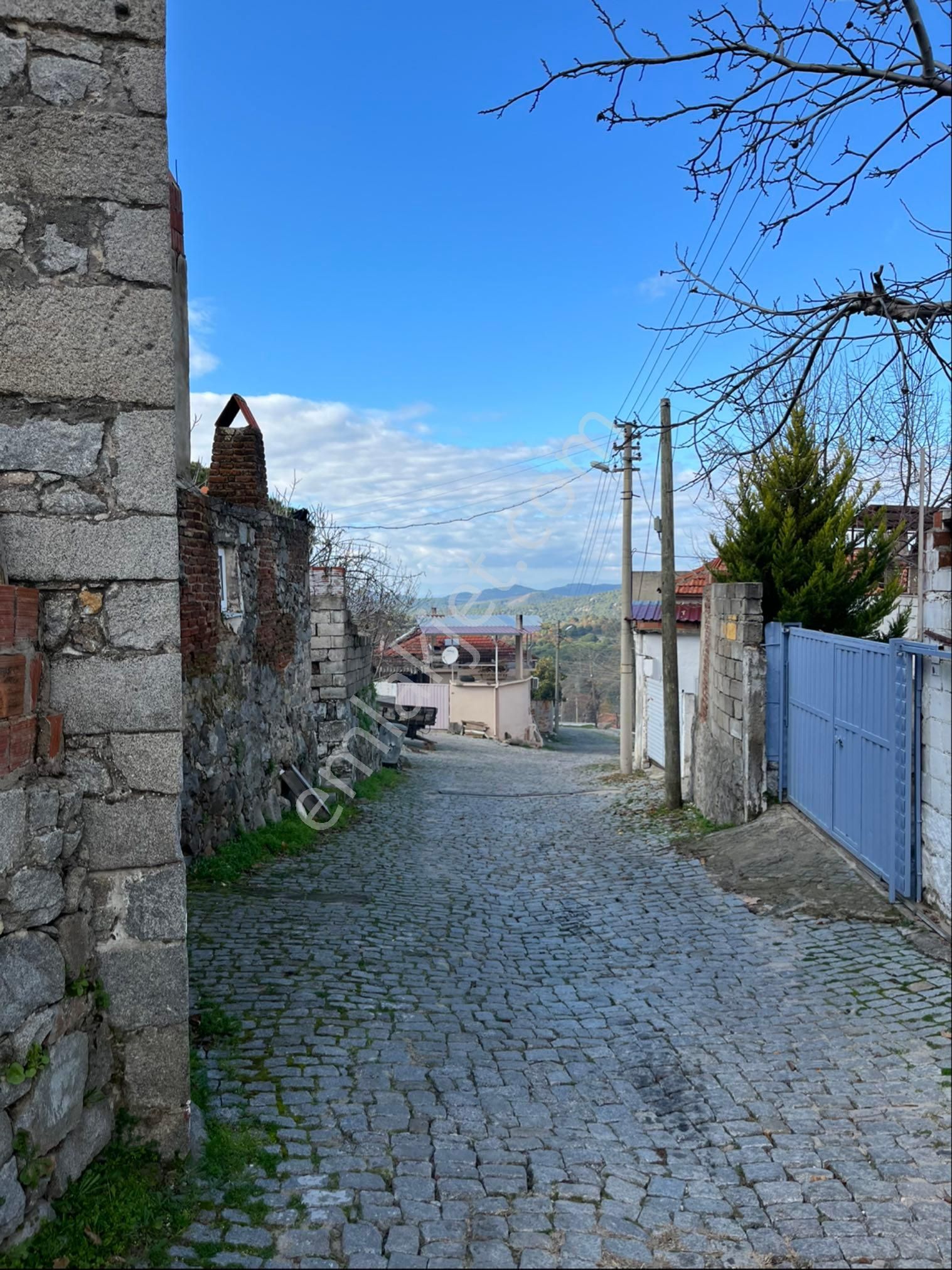 Kozak Çelebi Emlak Tan Ayvalık A 30 Km Mesafede Manzaralı Taş Ev
