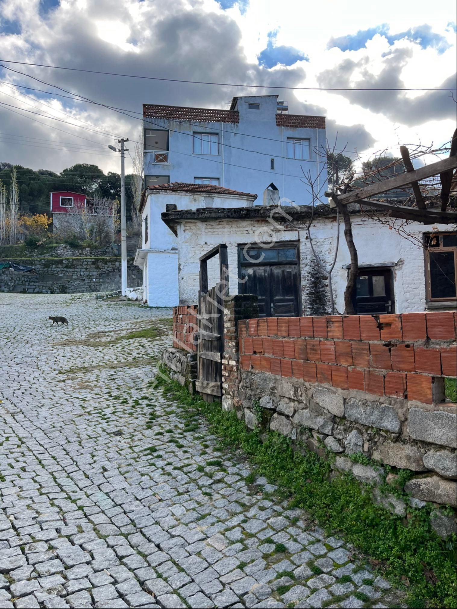 Kozak Çelebi Emlak Tan Ayvalık A 30 Km Mesafede Manzaralı Taş Ev - Görsel 4