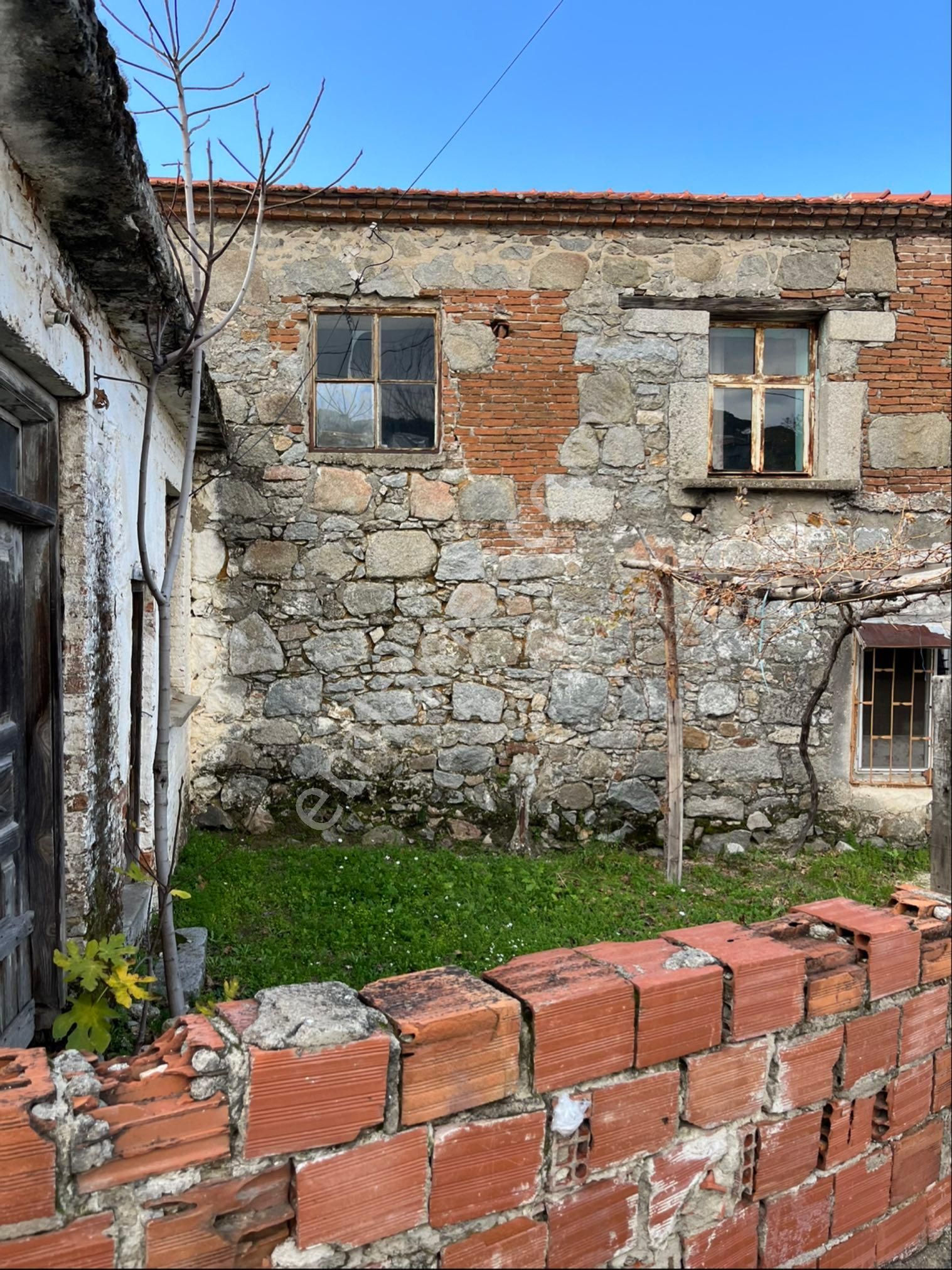 Kozak Çelebi Emlak Tan Ayvalık A 30 Km Mesafede Manzaralı Taş Ev - Görsel 6