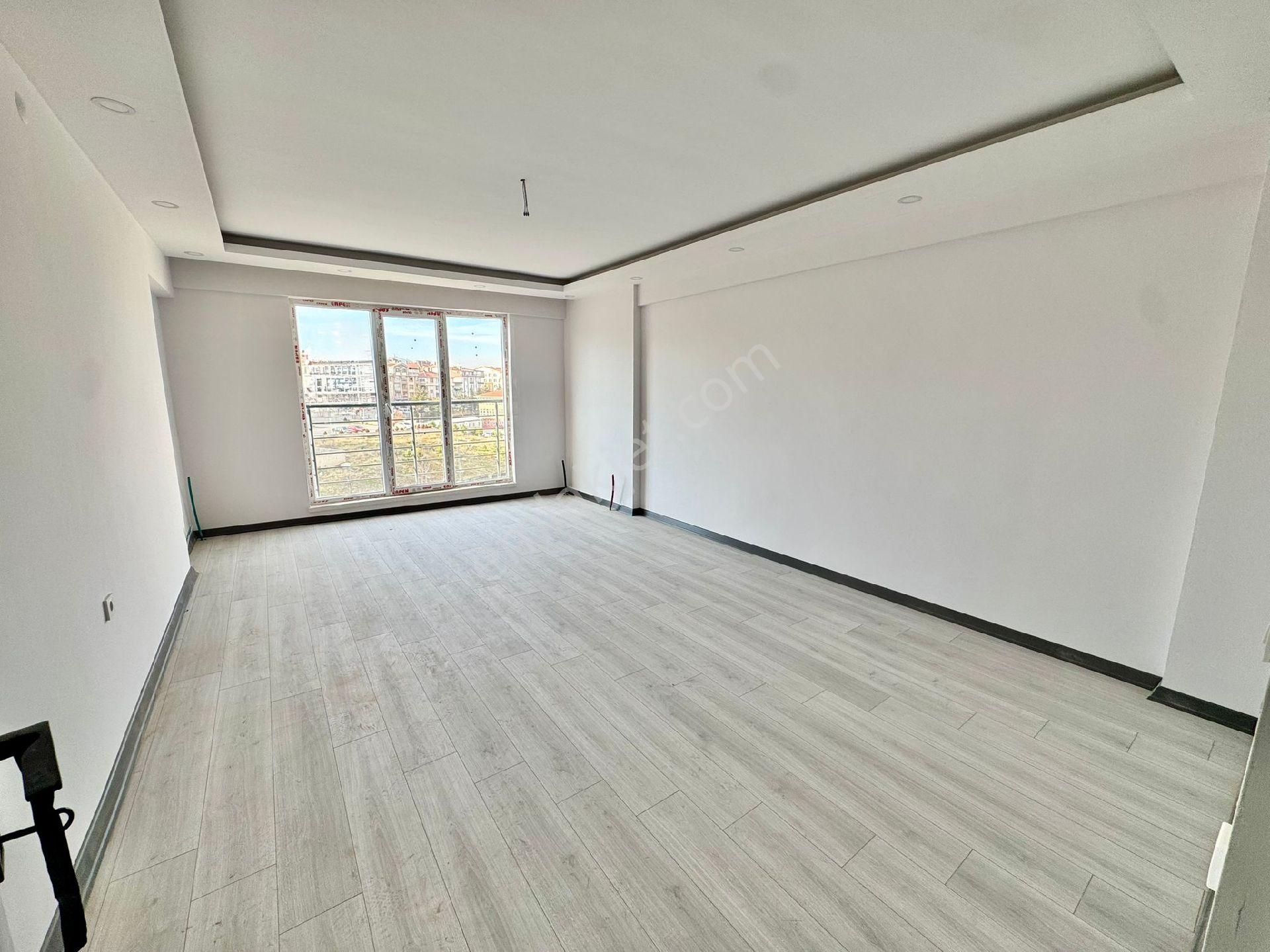 Kök Tapu Papuş Diyarı Yakını Asansörlü 1.kat 3+1 Altında 2 Kat Daire Var - Görsel 12