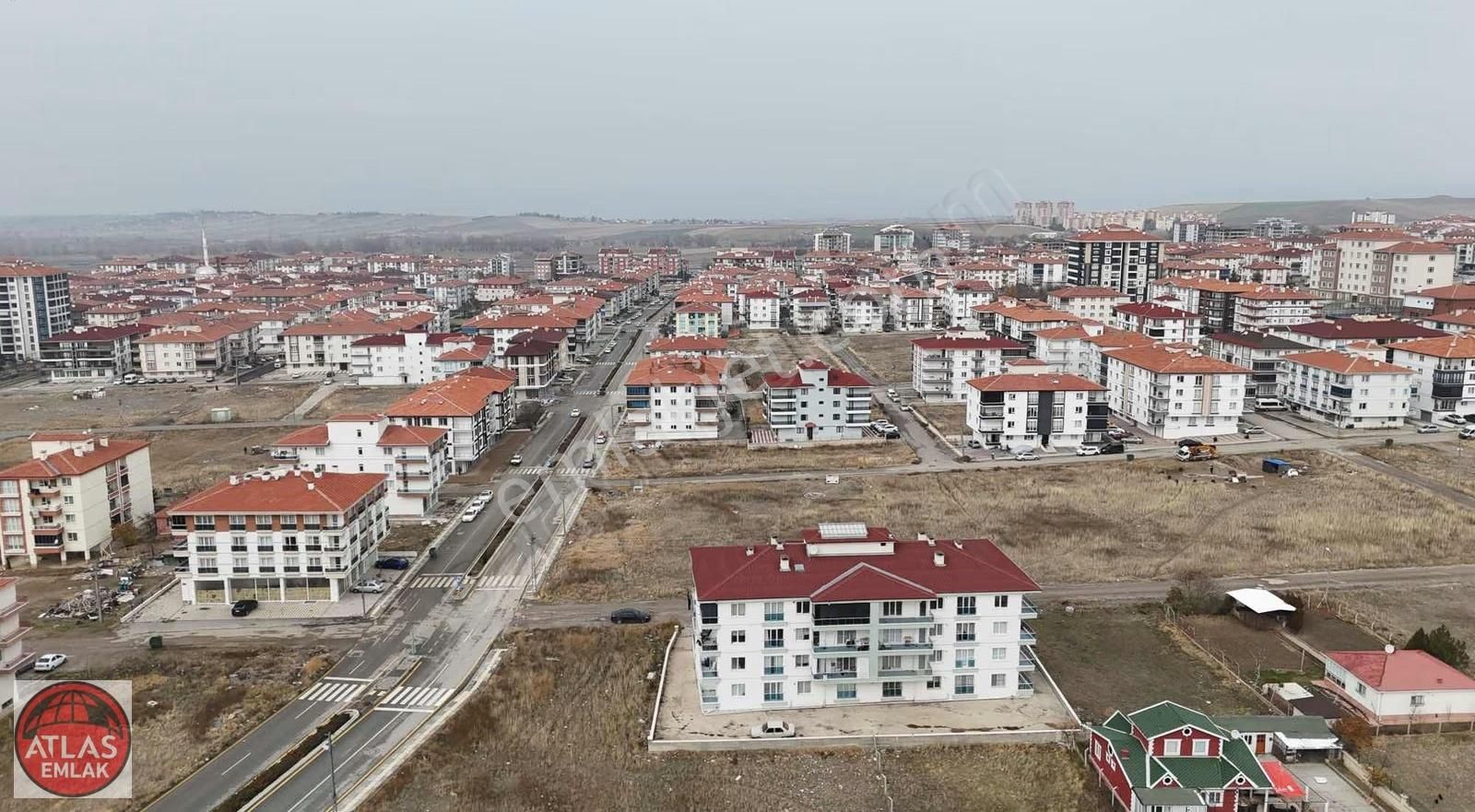 Atlas'tan Tektapu 3 Daire 1 Dükkan Getirili İmarlı Cadde Cephe - Görsel 2