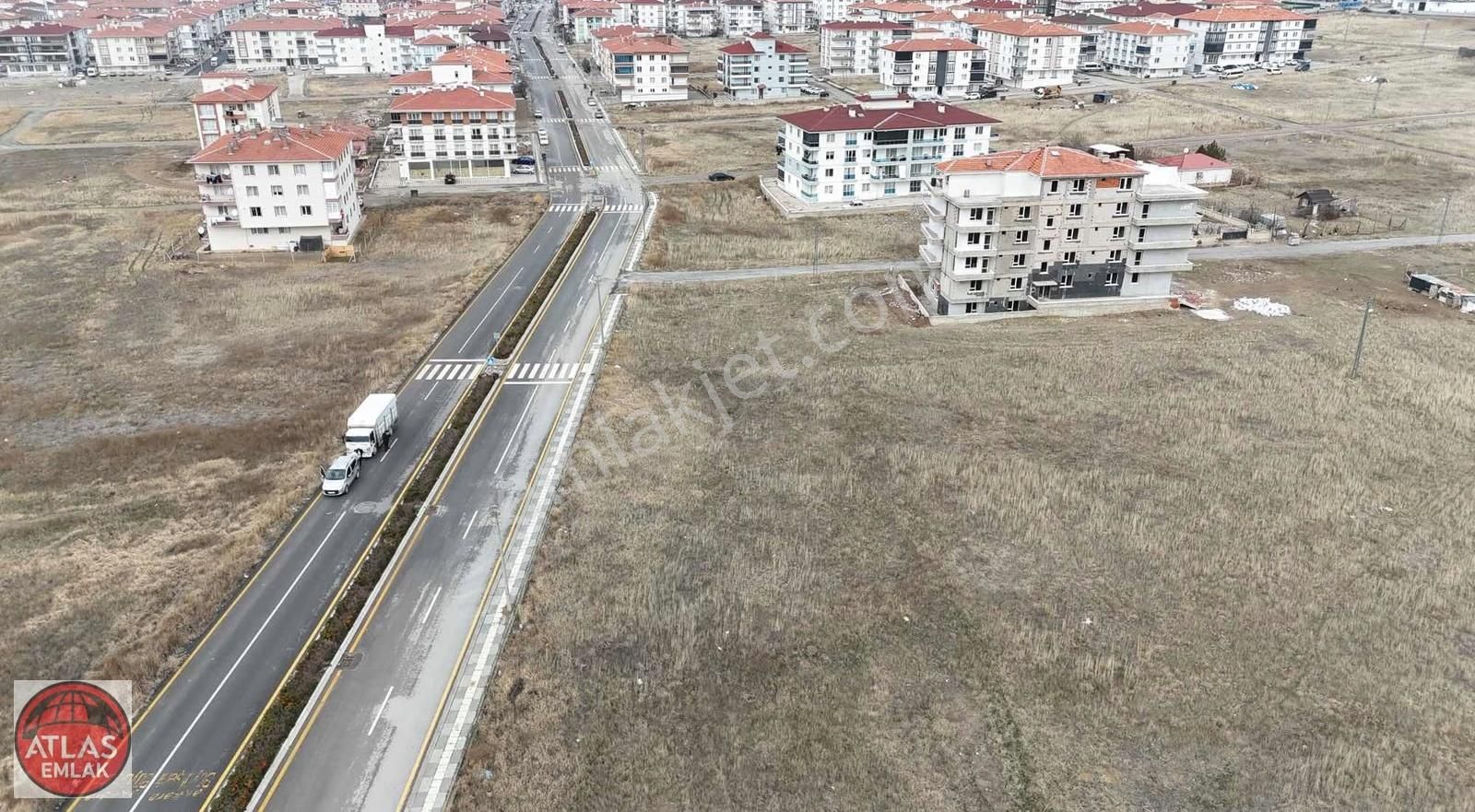 Atlas'tan Tektapu 3 Daire 1 Dükkan Getirili İmarlı Cadde Cephe - Görsel 3
