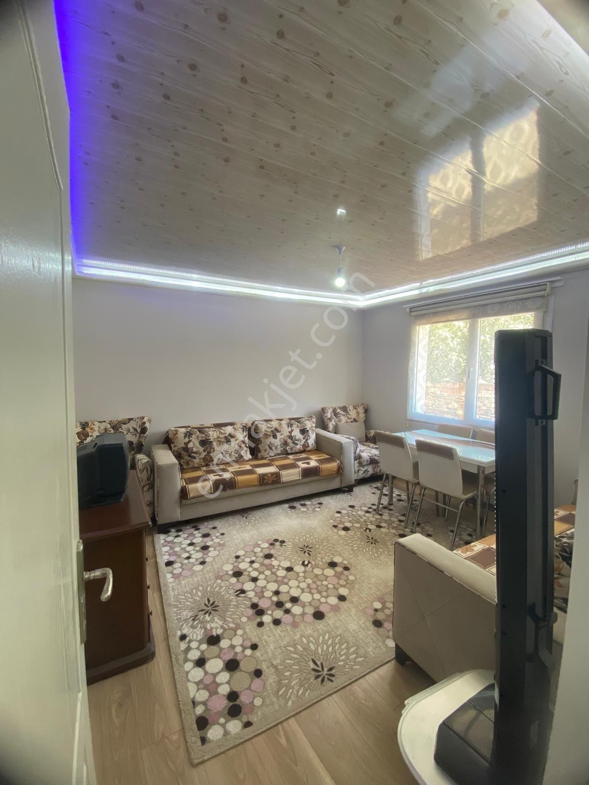 Aydın Nazilli Yöntem Emlaktan Yenipazar Hükümet Mahallesinde Satılık 2+1 Müstakil Ev