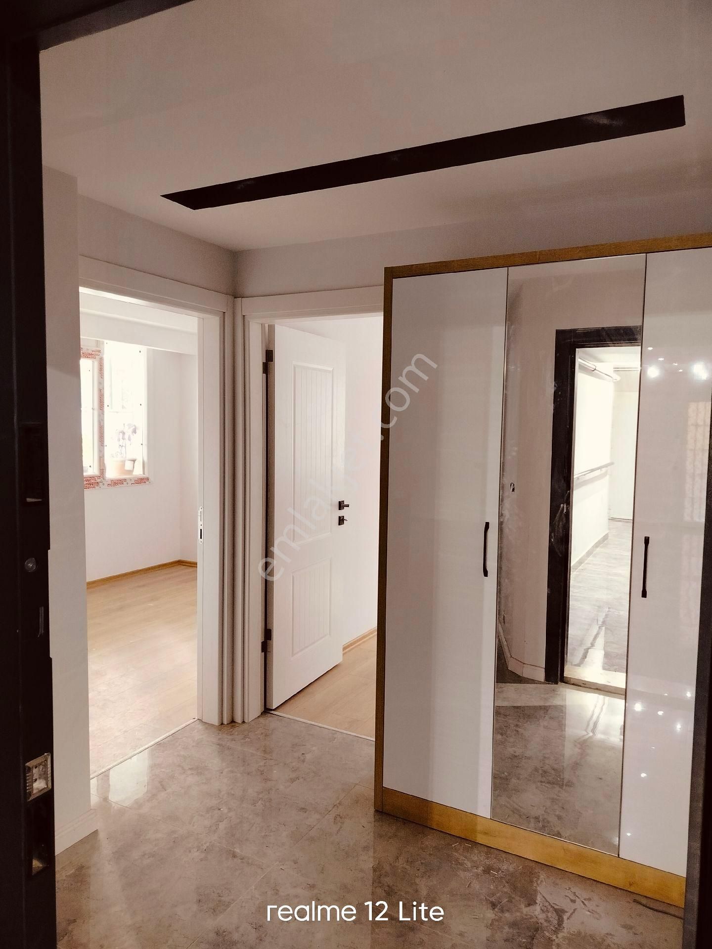 Müstakil Tadinda , Bahce Kati 2+1 Acik Mutfak Satılık Daire,! - Görsel 4