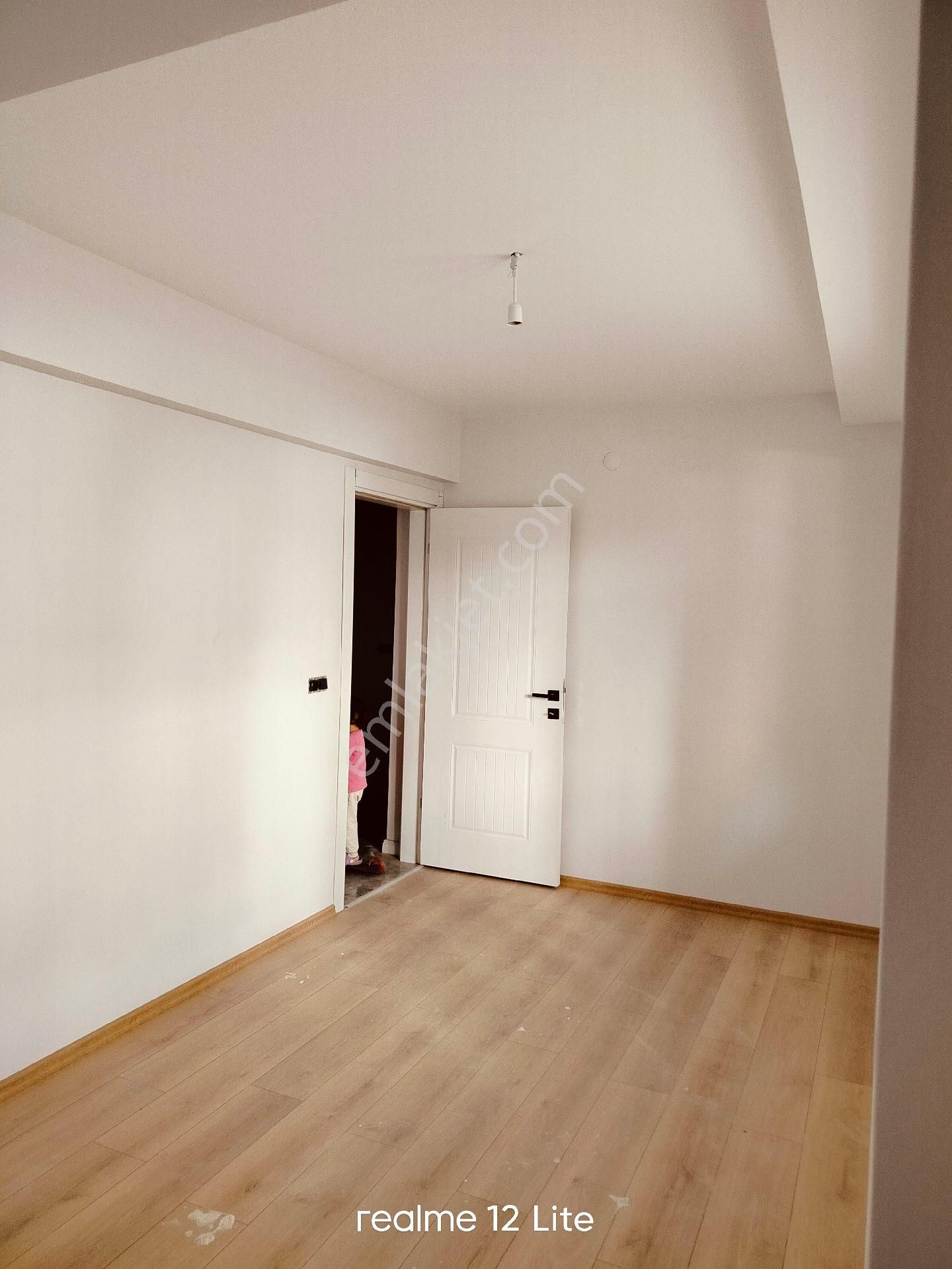 Müstakil Tadinda , Bahce Kati 2+1 Acik Mutfak Satılık Daire,! - Görsel 5