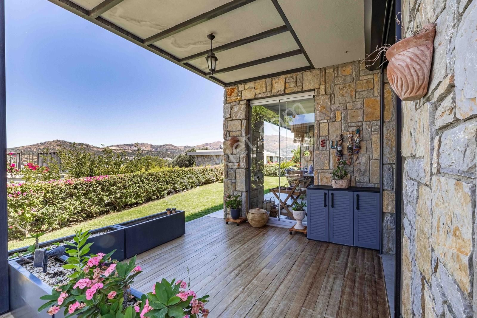 Gümüşlük Eka Sera Evlerinde Satılık Geniş Bahçeli 3+1 - Görsel 8