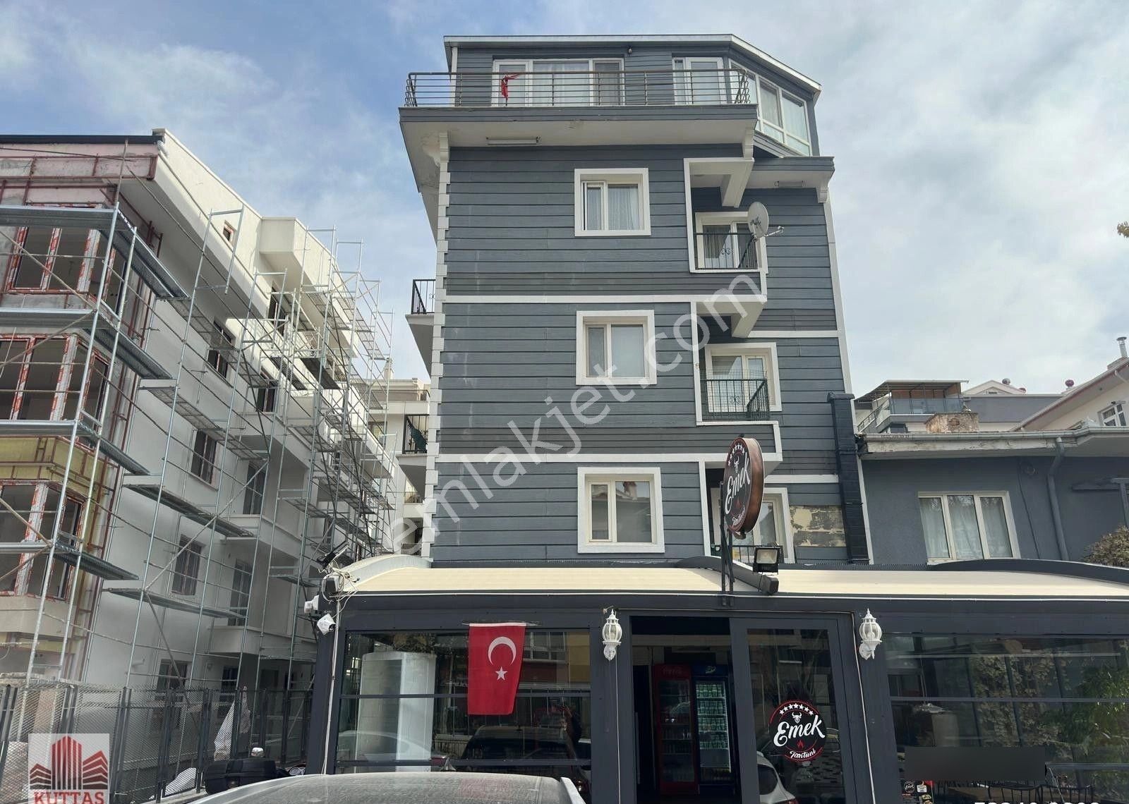 Kuttaş'tan Emek'te İçi Yapılı Katta 3+1 Satılık Daire