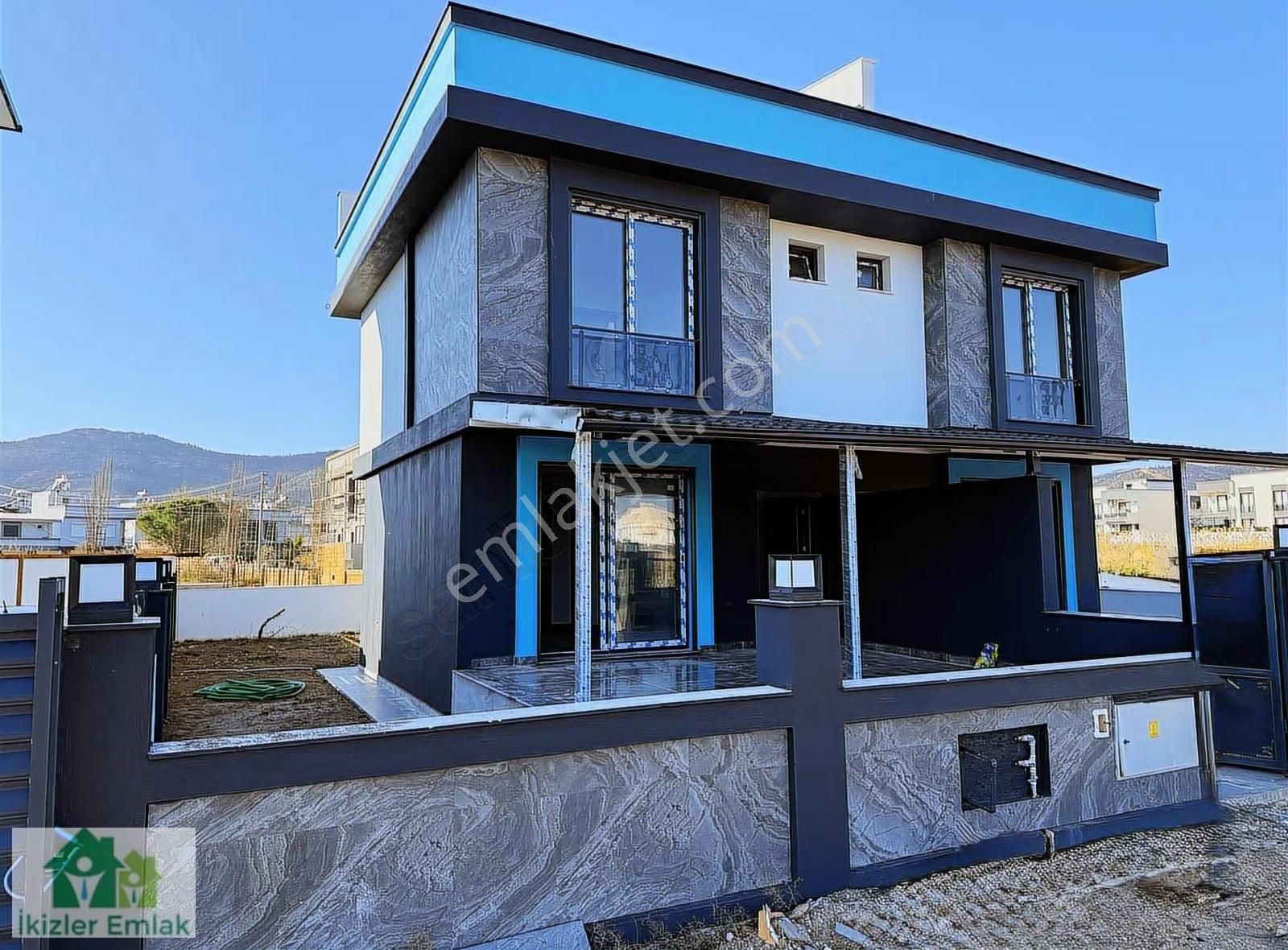 Ürkmez Doğanbey'de Denize Yakın Satılık Sıfır Bahceli 2+1 Villa - Görsel 2