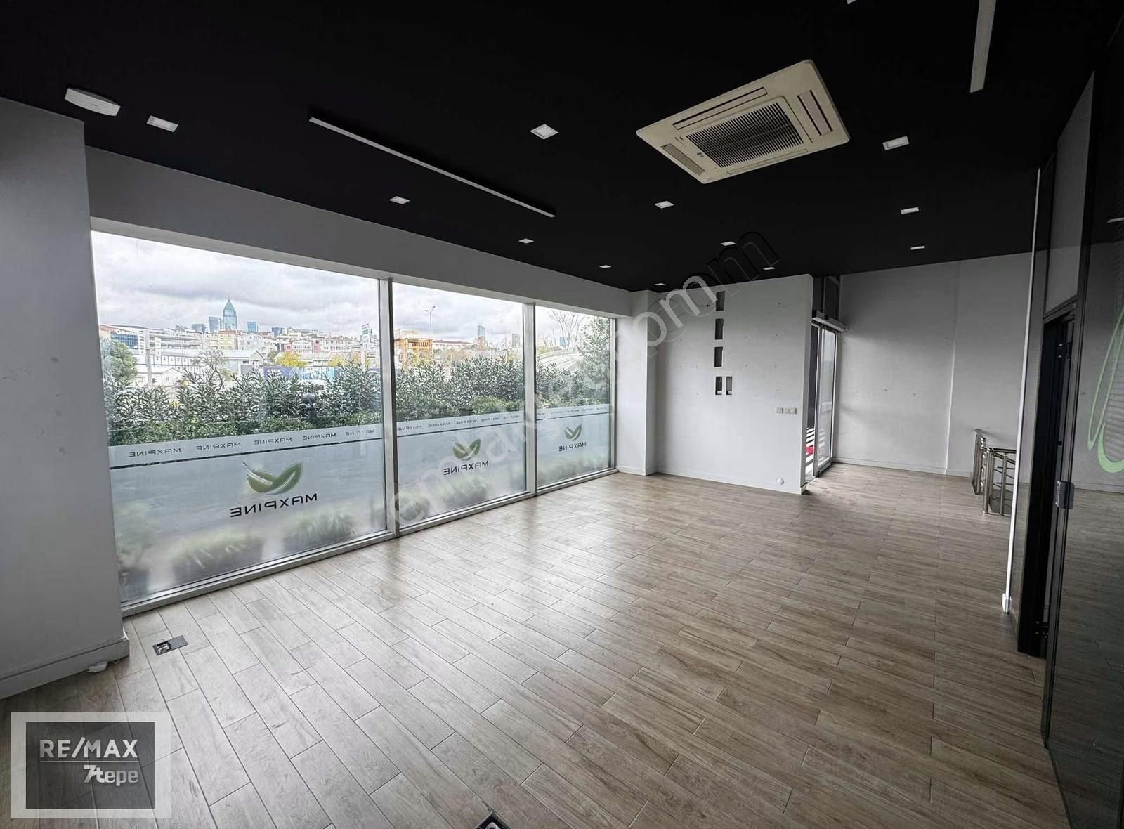 Kadıköy E-5 Üzeri Golden Plaza 'da Kiralık Showroom Mağaza - Görsel 9