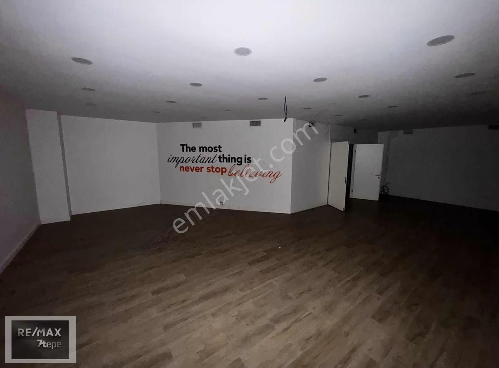 Kadıköy E-5 Üzeri Golden Plaza 'da Kiralık Showroom Mağaza - Görsel 8