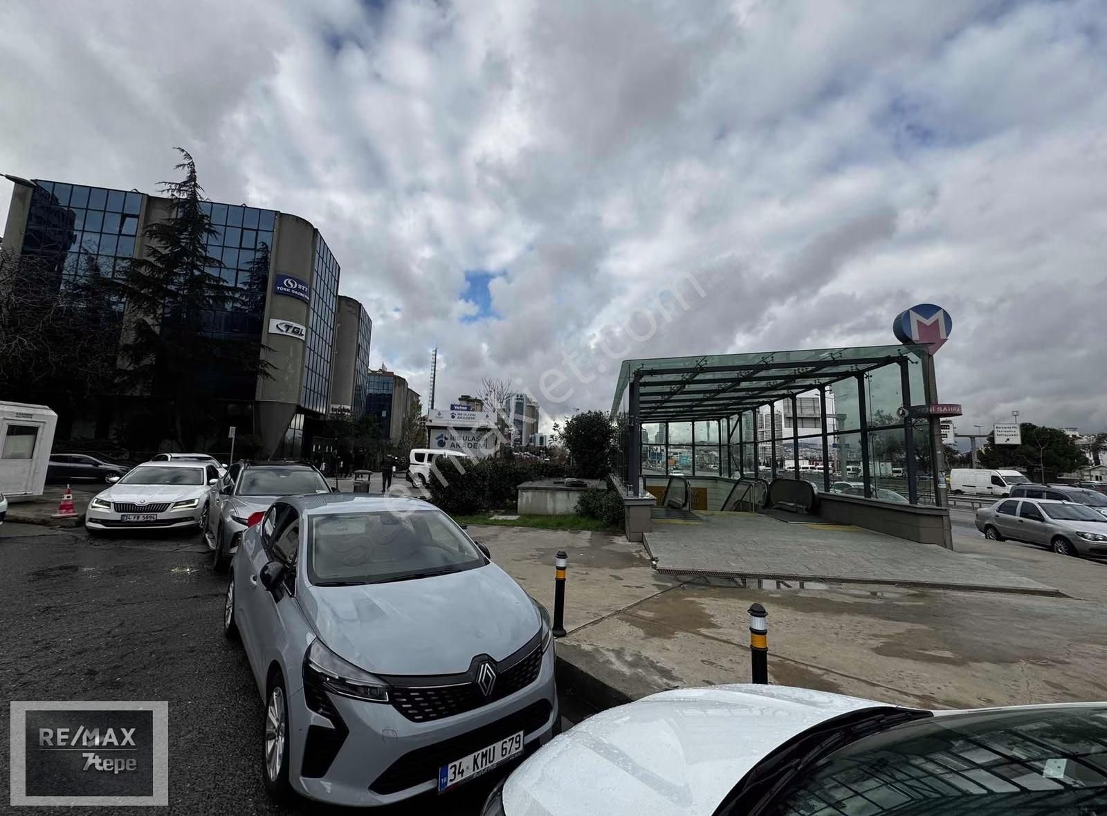 Kadıköy E-5 Üzeri Golden Plaza 'da Kiralık Showroom Mağaza - Görsel 15