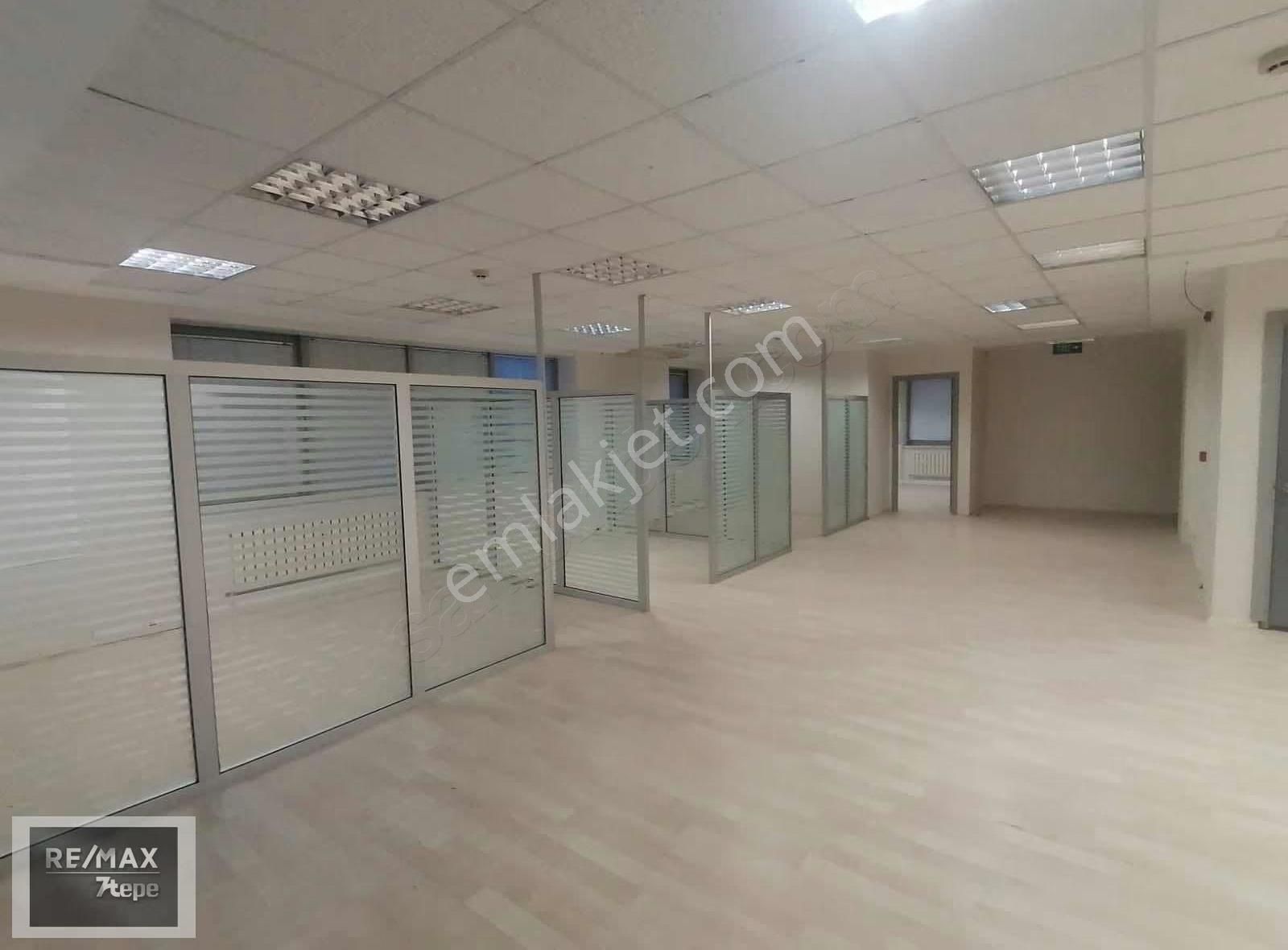 Kadıköy E-5 Üstü Metro Önünde Golden Plaza'da 320 M2 Ofis - Görsel 13