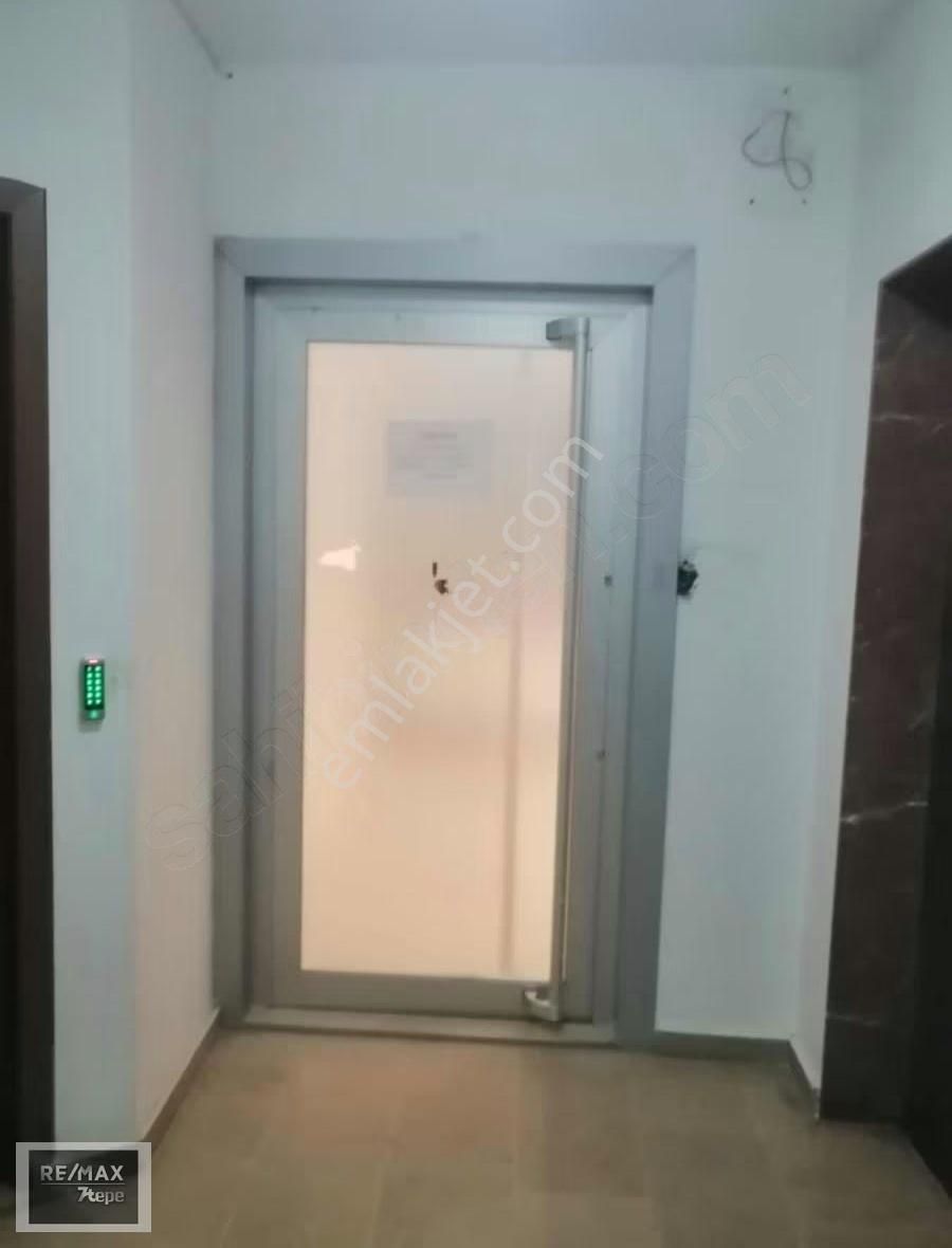 Kadıköy E-5 Üstü Metro Önünde Golden Plaza'da 320 M2 Ofis - Görsel 15