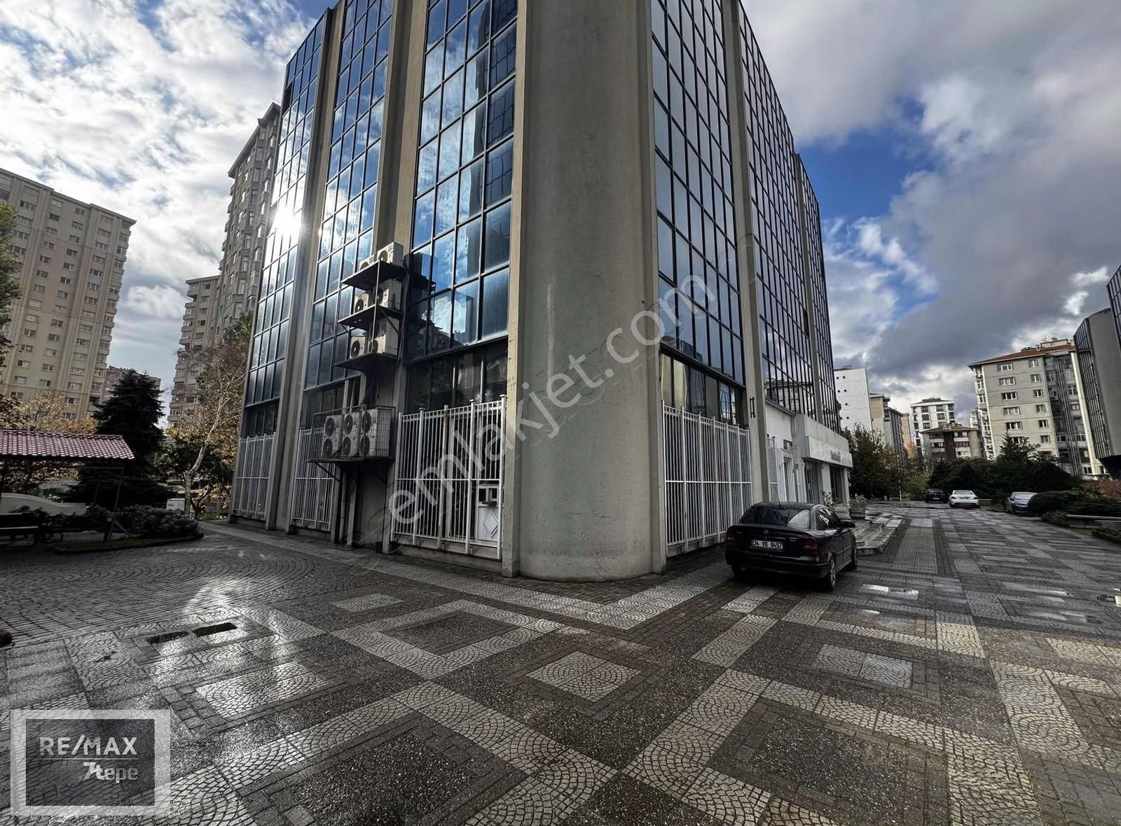 Golden Plaza 'da Denizbank Yanı 500 M2 Dükkan Mağaza Showroom - Görsel 4