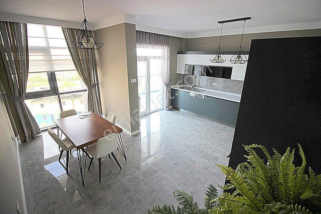 Bağlıca Mah'de Satılık 4+1 Geniş 2 Bloklu Sitede Ara Kat Daire - Görsel 6