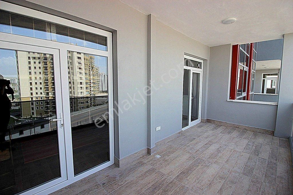 Bağlıca Mah'de Satılık 4+1 Geniş 2 Bloklu Sitede Ara Kat Daire - Görsel 24