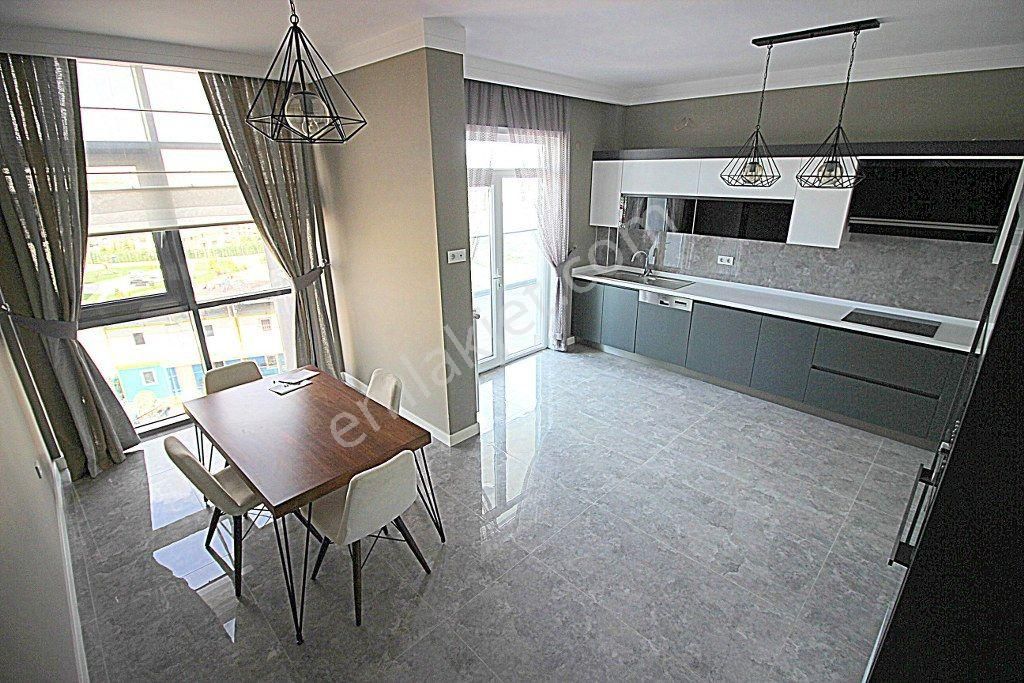 Bağlıca Mah'de Satılık 4+1 Geniş 2 Bloklu Sitede Ara Kat Daire - Görsel 7