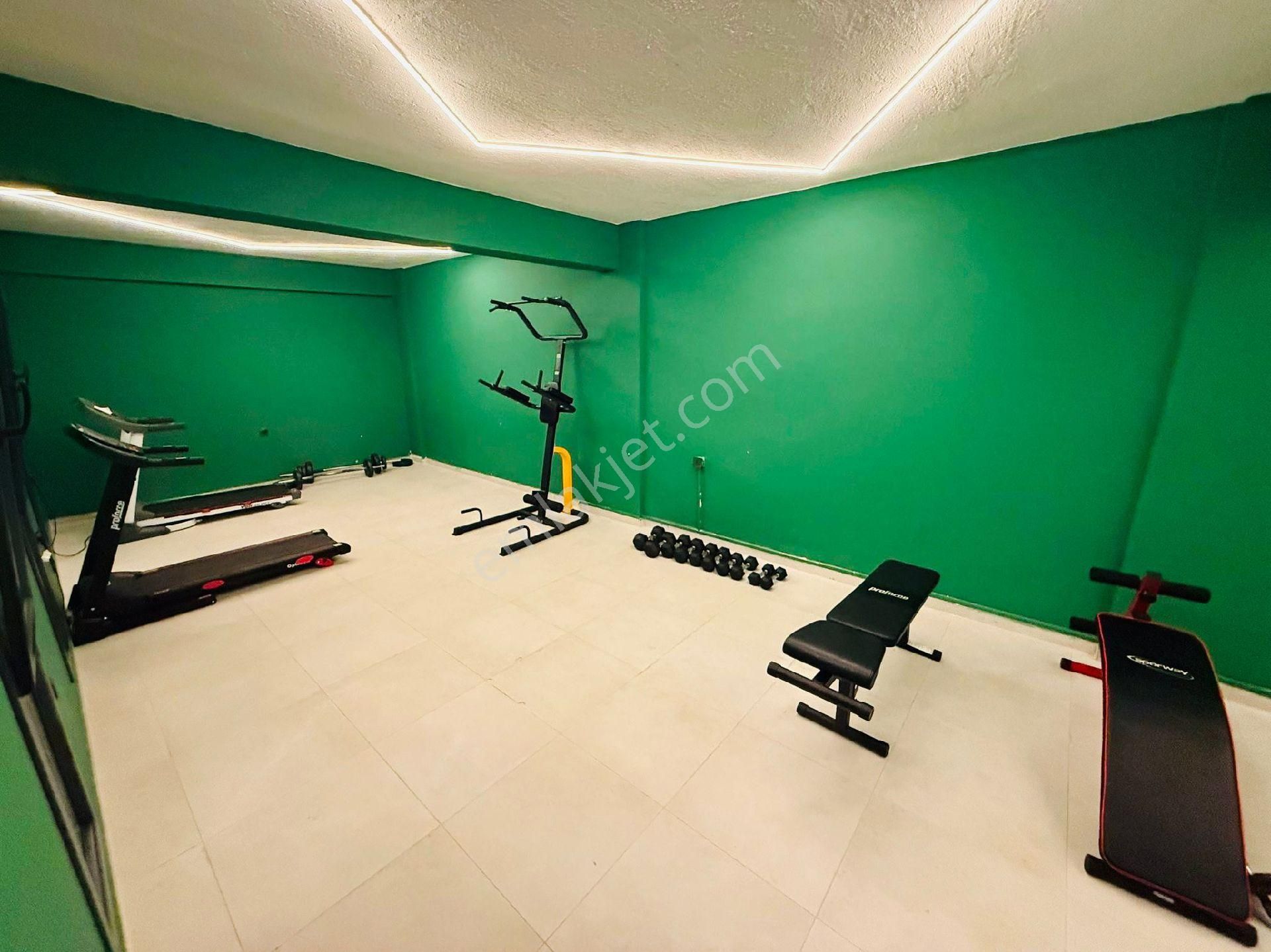 Kuşadası Merkezde 1+1 Satılık Luks Daire - Görsel 35