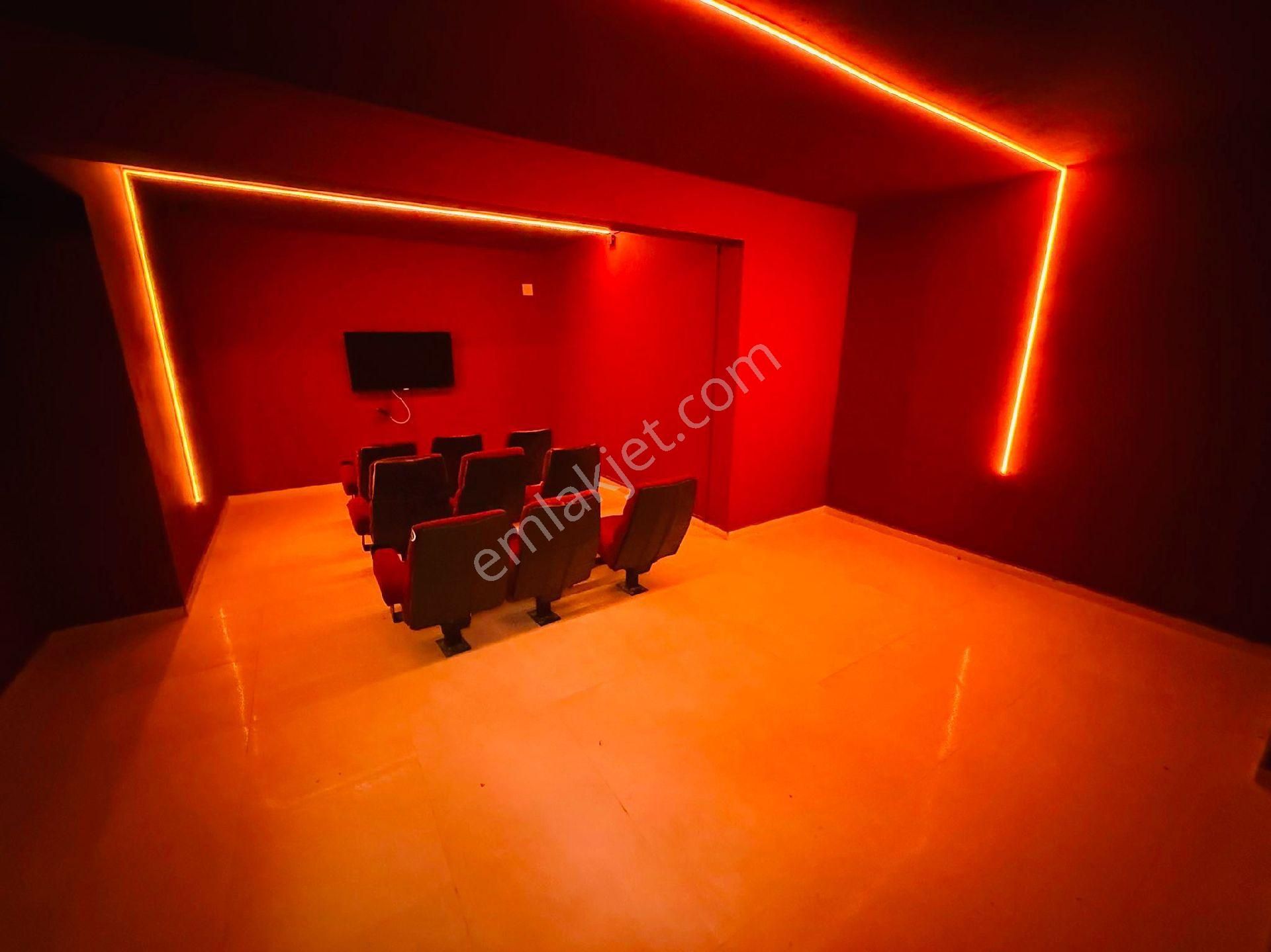 Kuşadası Merkezde 1+1 Satılık Luks Daire - Görsel 33