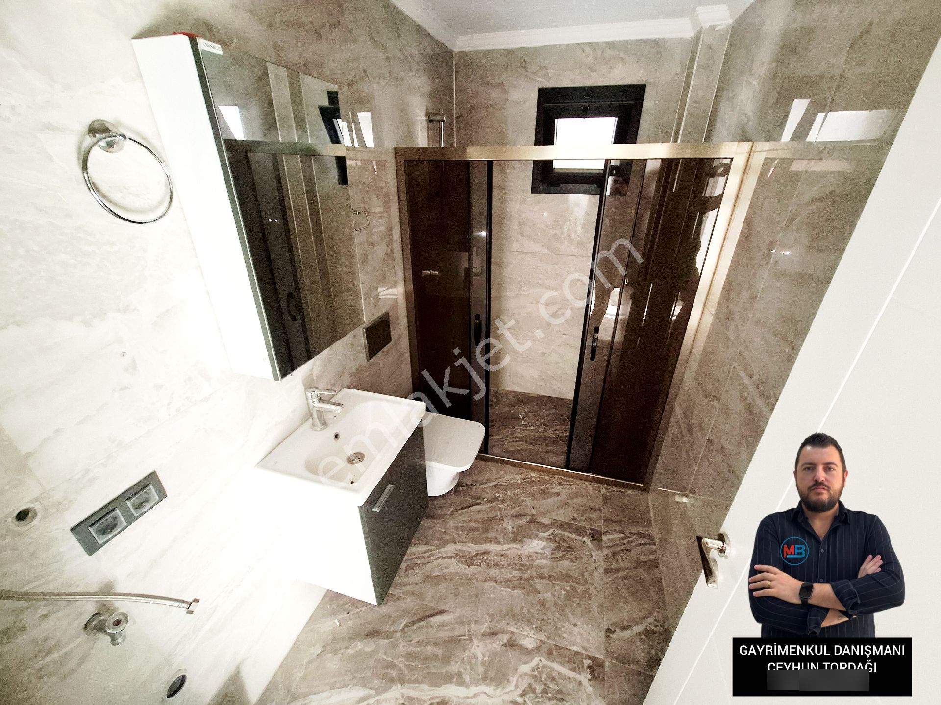 Didimde Satılık 2+1 Daire Çarşı Merkezde Ön Cephe Orta Kat Asansörlü ! - Görsel 7