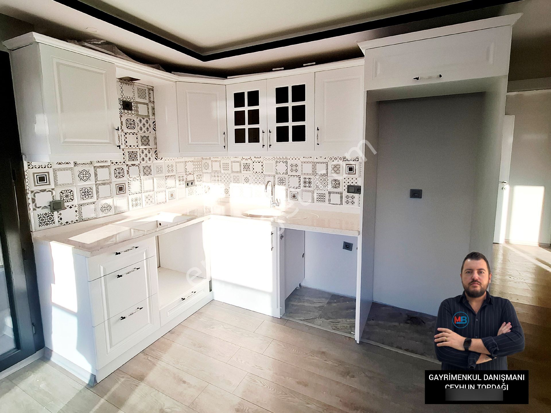 Didimde Satılık 2+1 Daire Çarşı Merkezde Ön Cephe Orta Kat Asansörlü ! - Görsel 19