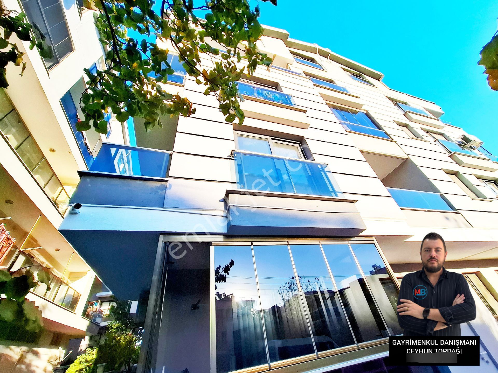 Didimde Satılık 2+1 Daire Çarşı Merkezde Ön Cephe Orta Kat Asansörlü !