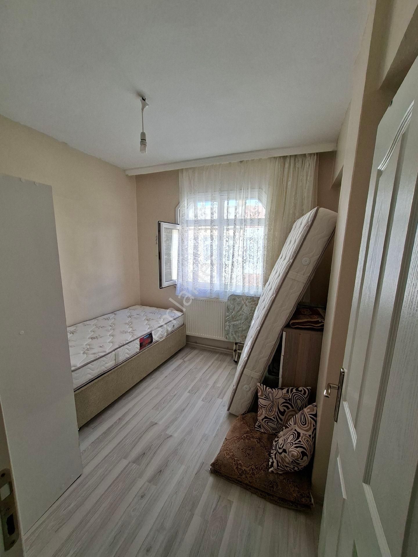 Yenibosna Zafer Mah Kiralık Eşyalı Daire Metro Metröbüse 10dakka Mesafete - Görsel 29