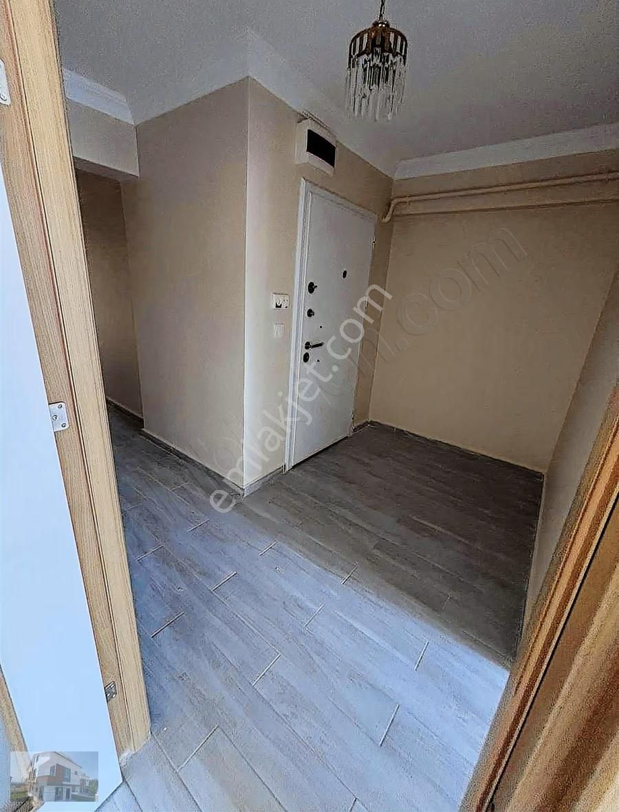 Kumyol Caddesinde 2+1 A.mutfak 6 Yaşında İskan 90 M2 - Görsel 8