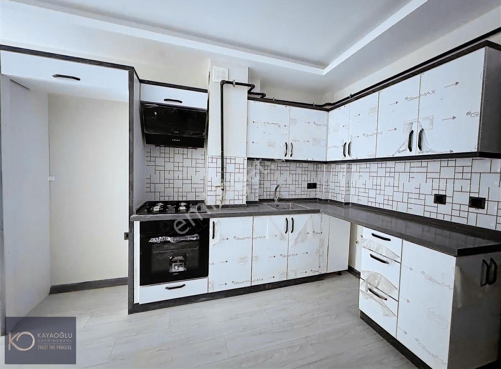 Kayaoğlun'dan Girne Caddesi Üzerinde 1 Oda 1 Salon 60 M2 Daaire - Görsel 18