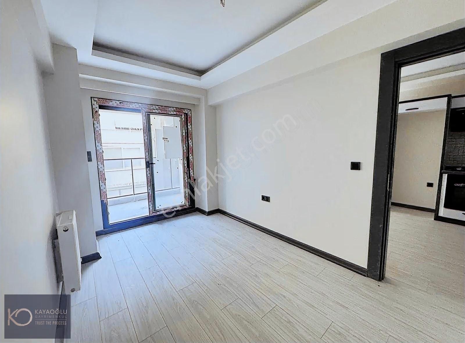 Kayaoğlun'dan Girne Caddesi Üzerinde 1 Oda 1 Salon 60 M2 Daaire - Görsel 3