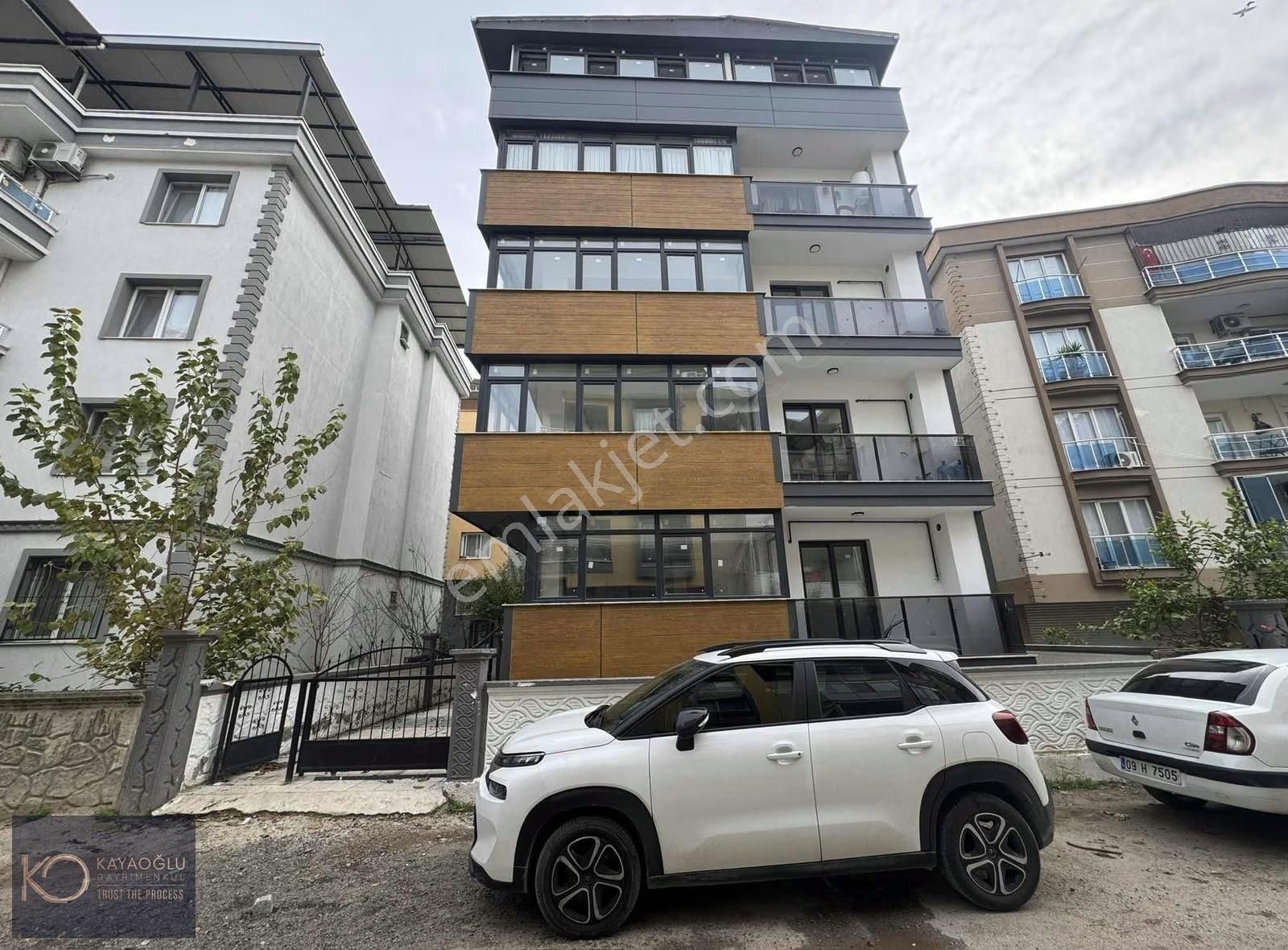 Uğur Mumcu Mahallesi Her Katta Tek Daire 3 Cepheli 2+1 Daire - Görsel 32