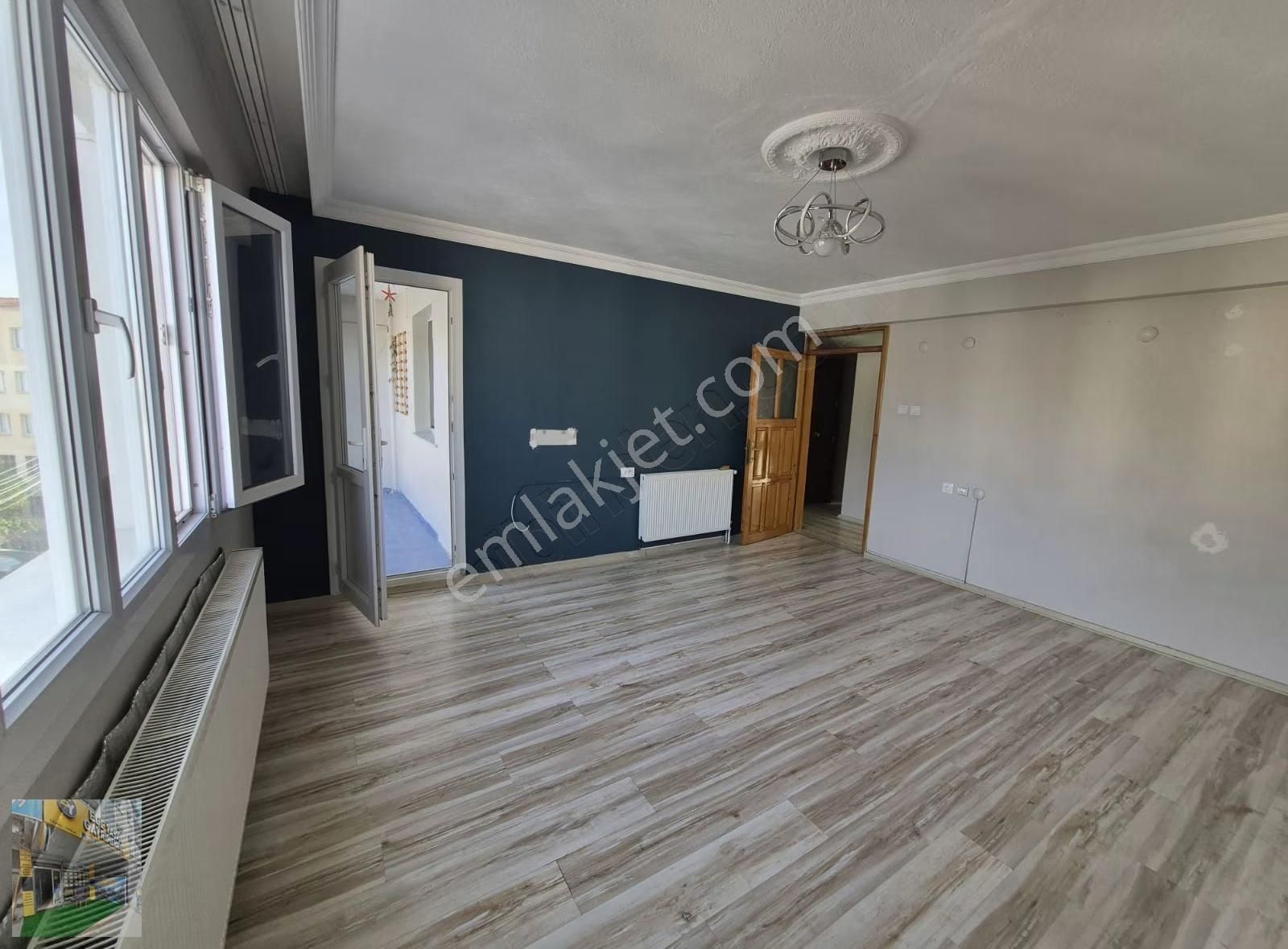 Ege Yaşamdan Yeşilbağlar Mah Cadde Üzerinde Satılık Daire