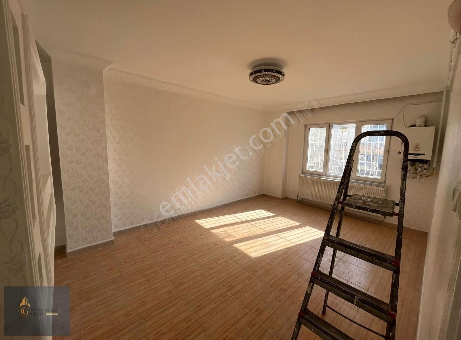 Cennet Gyo'dan Çocuk Polisi Civarında 120m^ 2+1 Yıkım Kararsız - Görsel 2