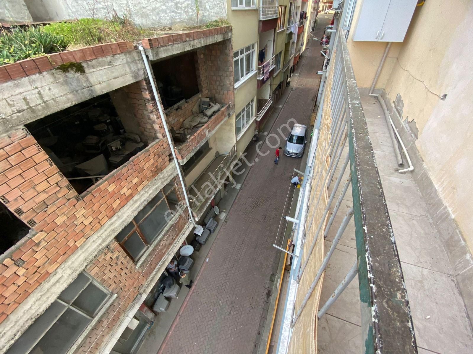 Akçaabat Dürbinar Mahallesinde Kiralık Daire Doğalgaz Mevcut Asansör Yok - Görsel 3