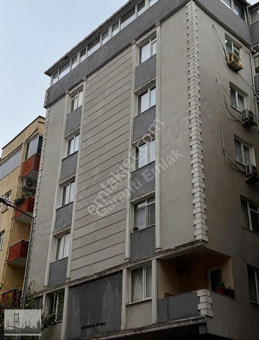 Bahçelievler Cumhuriyet 'de 2+1 90 M2 Satılık Fırsat Daire