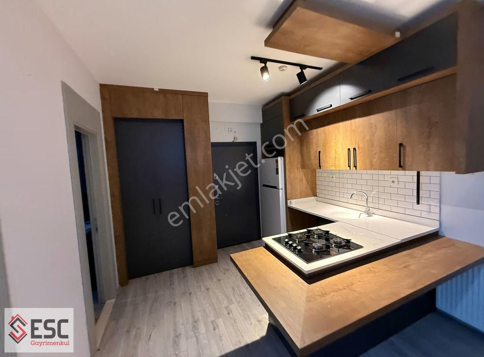 Esc'den Merkez Mh,de Merkezi Konum Full Eşyalı 1+1 Esc2307 - Görsel 13